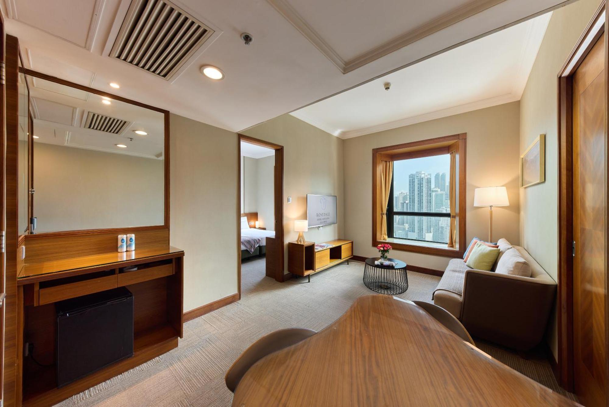 Executive Suite 25 – 32 or F