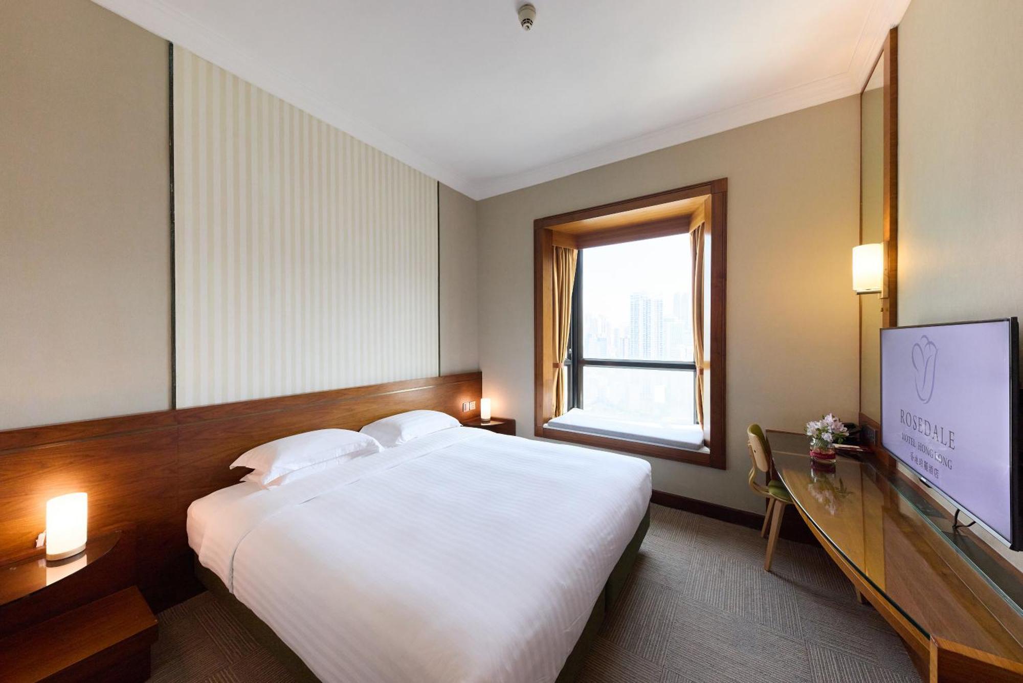 Executive Room 25-32 or F