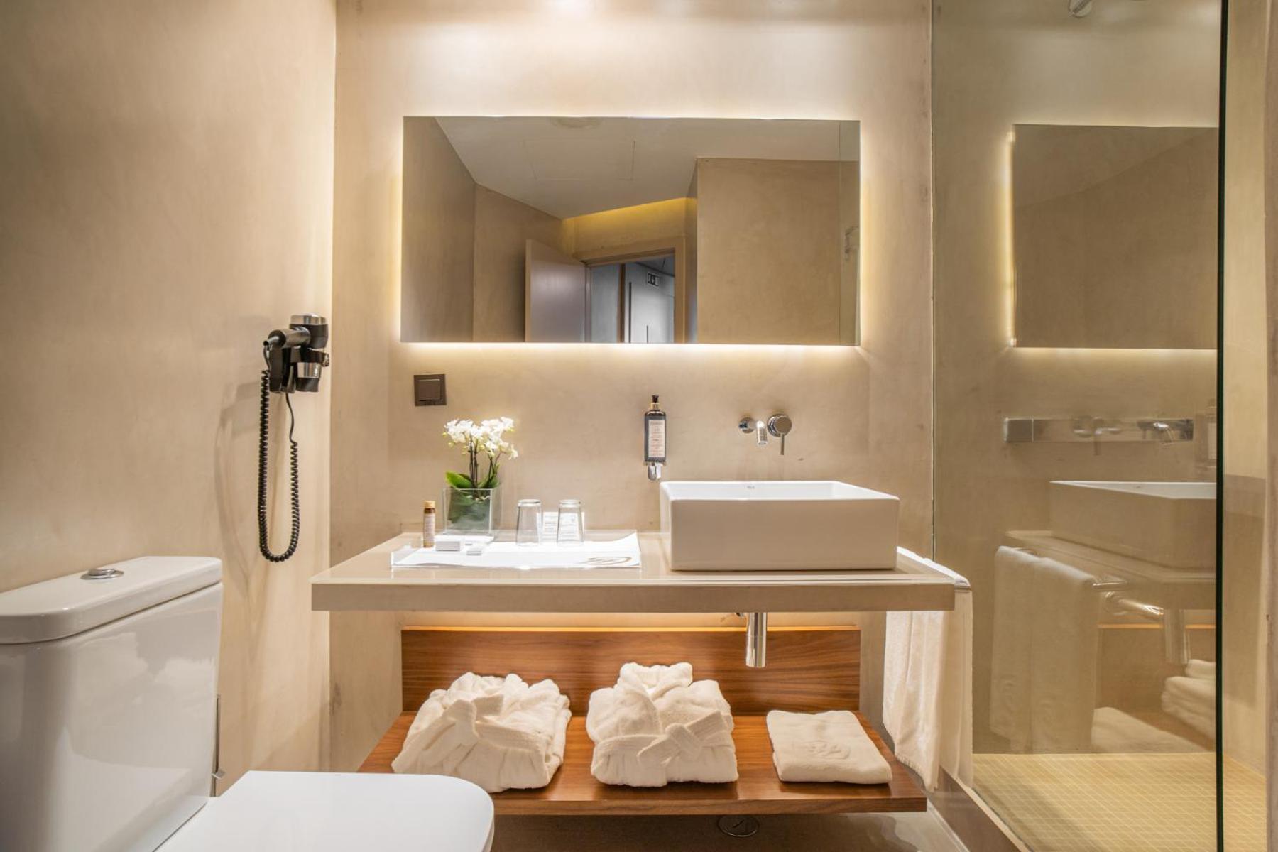 Deluxe Panoramic Suite