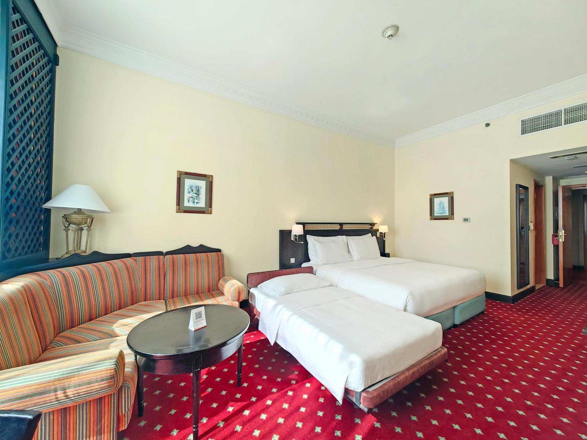 Deluxe King Room complimentary shuttle to DXB Airport Terminal 1 & 3