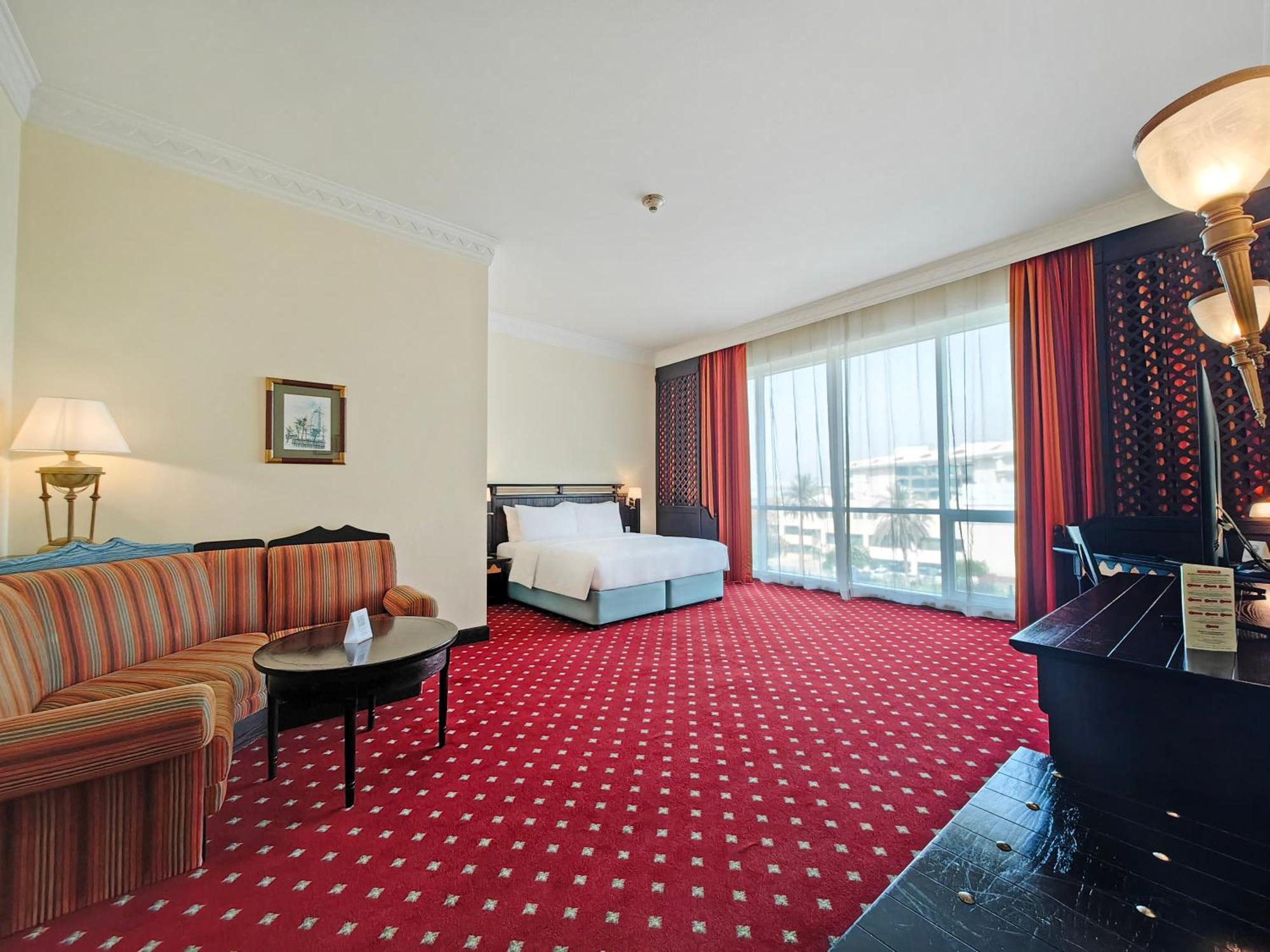 Deluxe King Room complimentary shuttle to DXB Airport Terminal 1 & 3