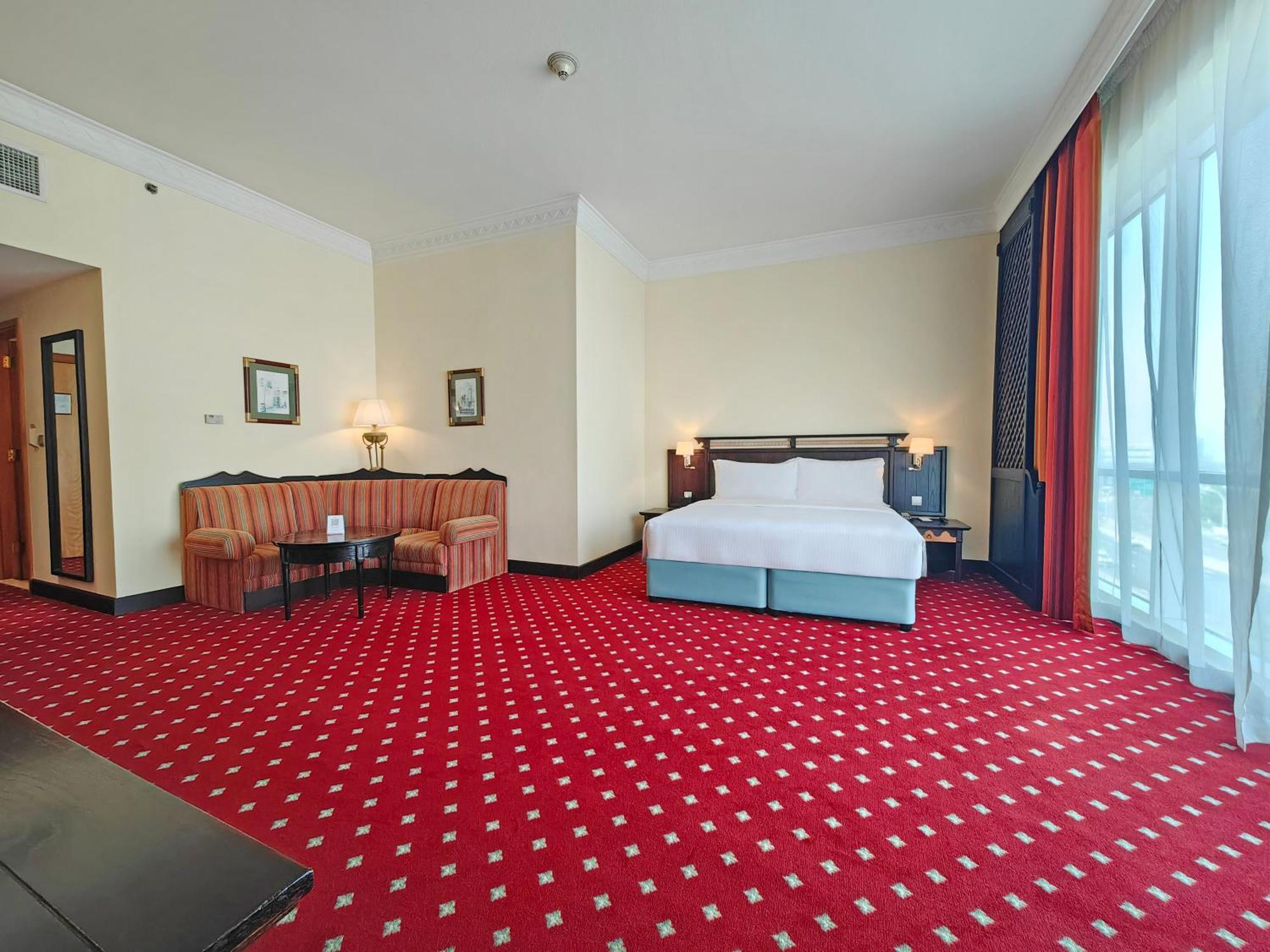 Deluxe King Room complimentary shuttle to DXB Airport Terminal 1 & 3