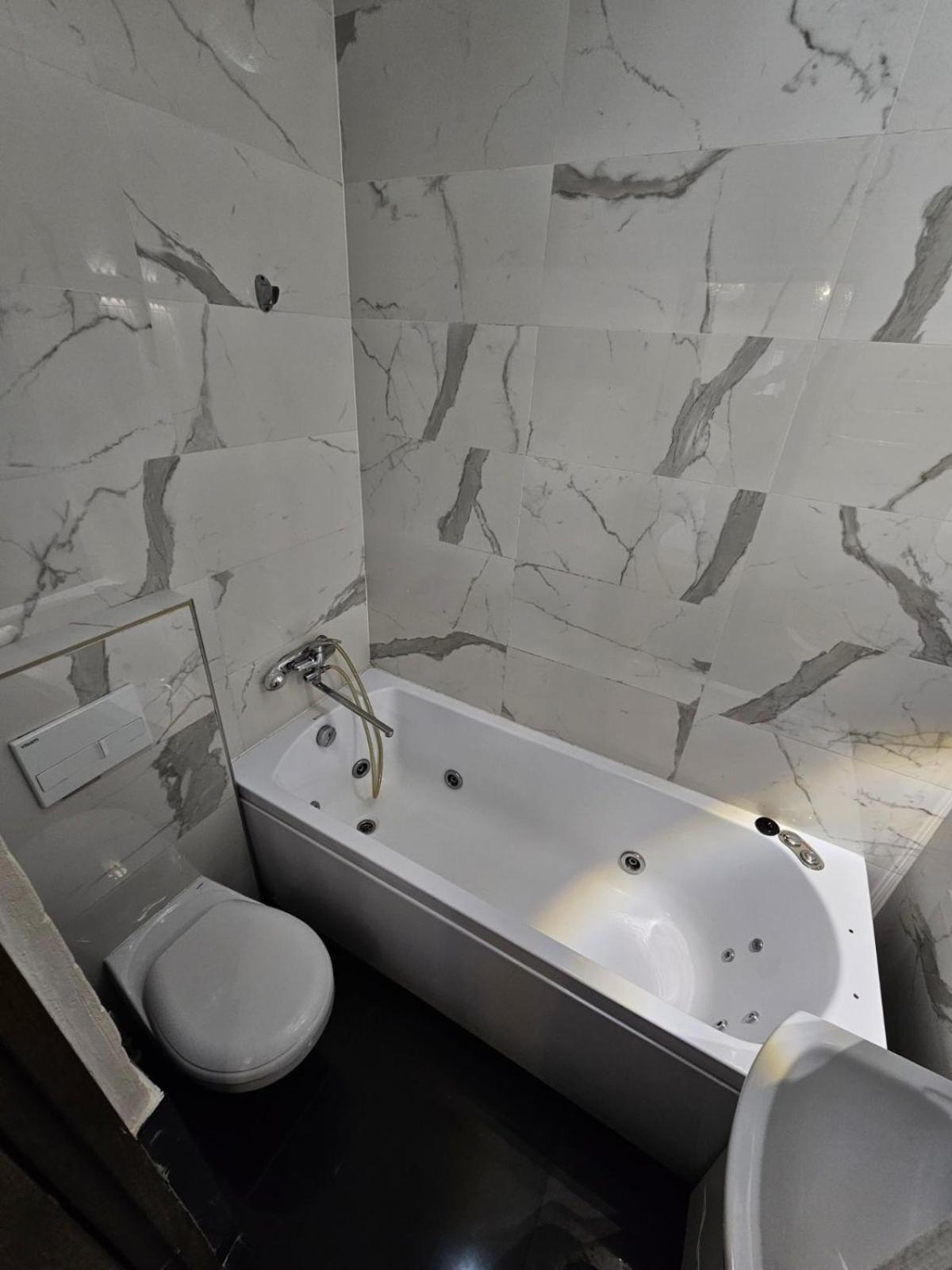 Apartament typu Suite z wanną z hydromasażem