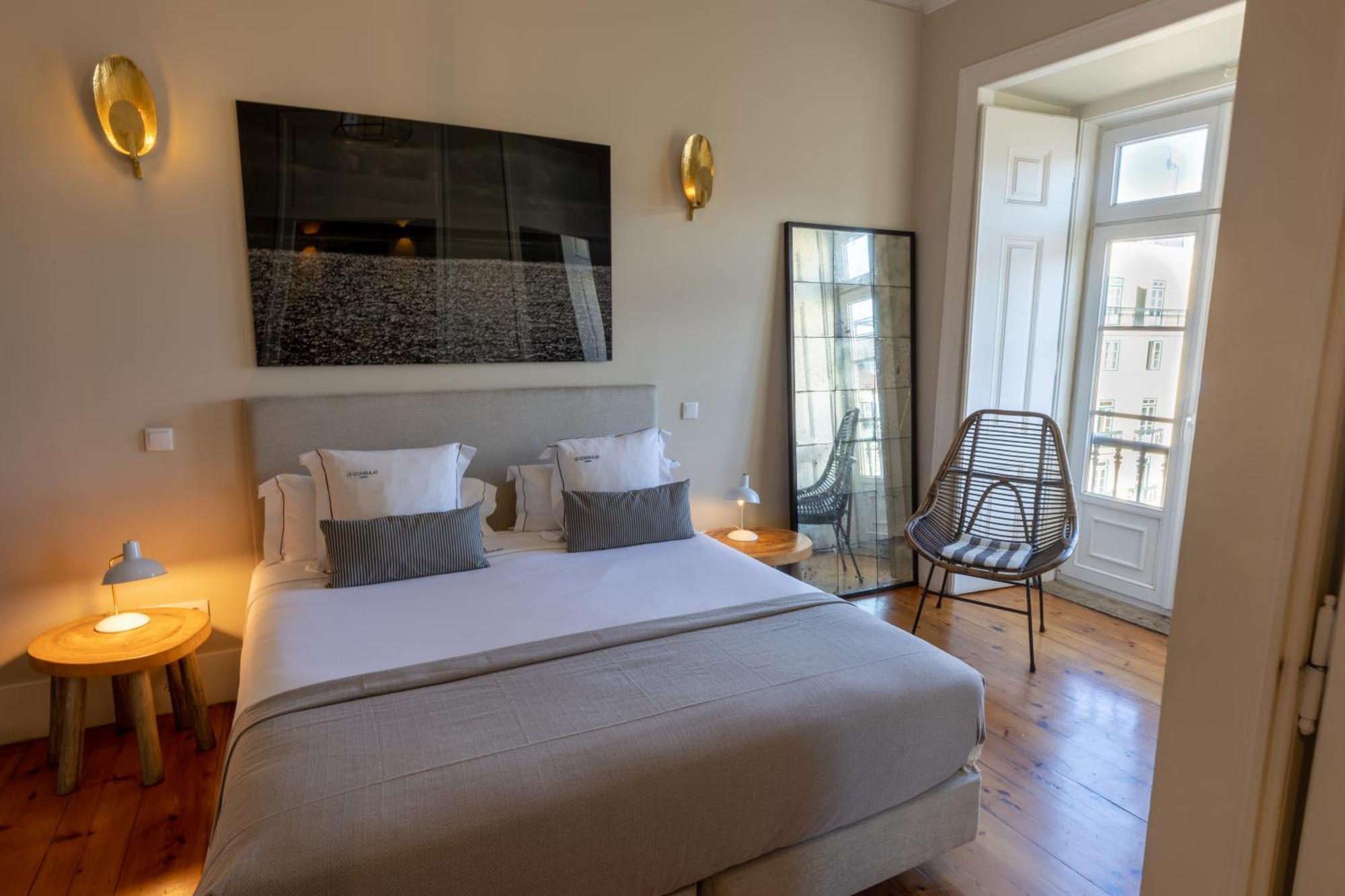 Deluxe Suite Square View