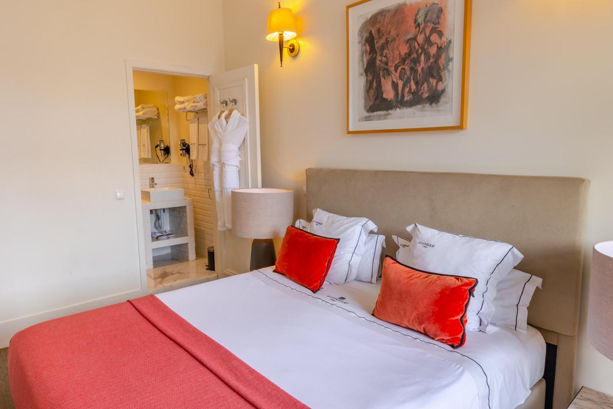 Deluxe Suite Square View