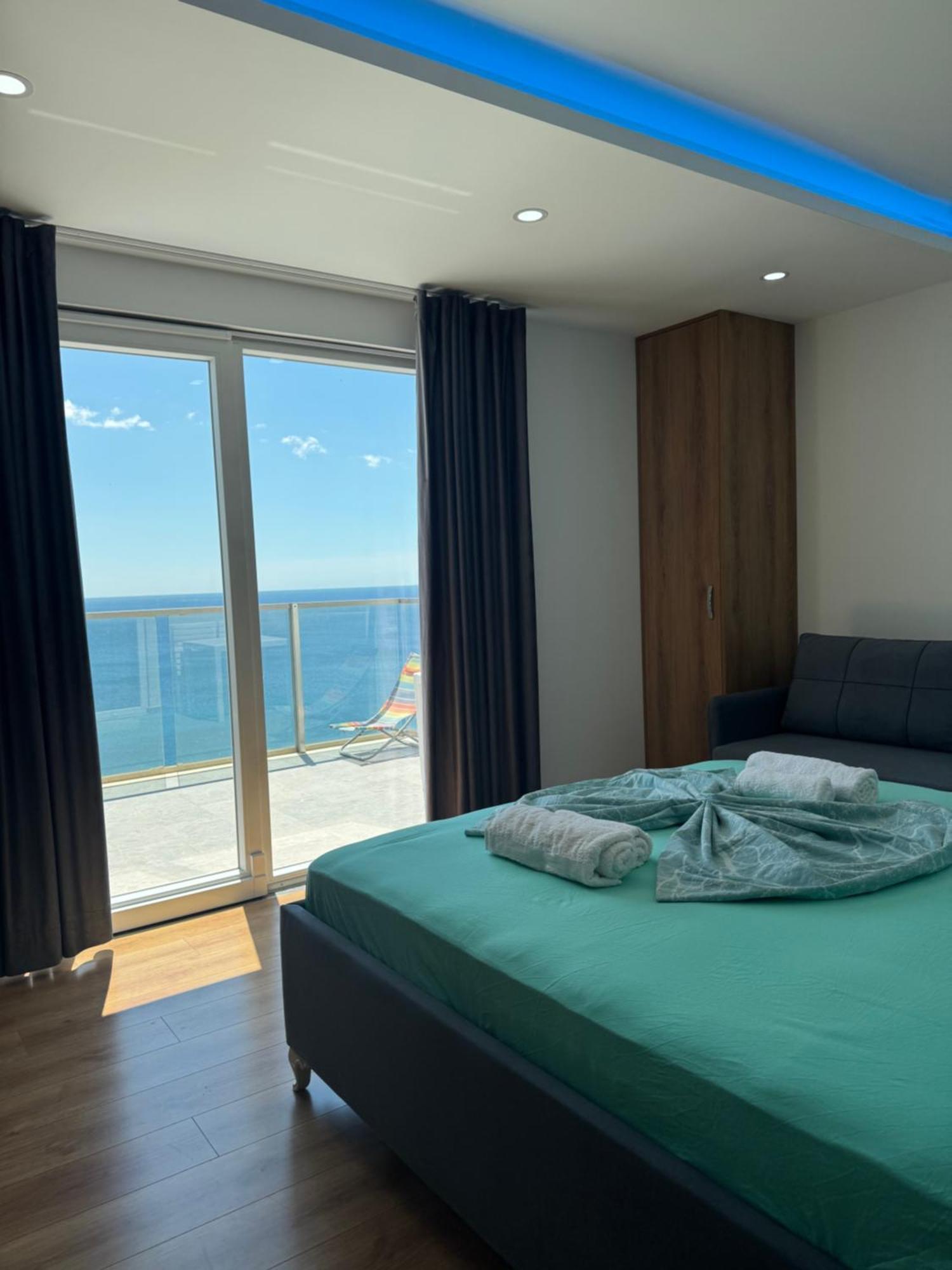 Deluxe Double or Twin Room Sea View
