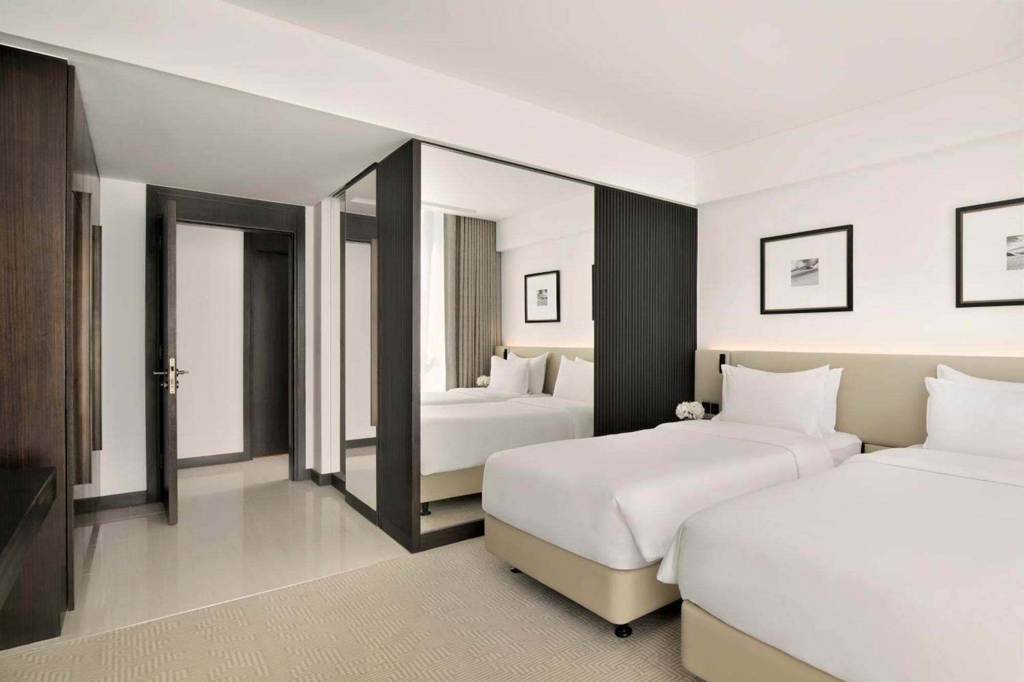 Three Bedroom Apartment 3 Bedroom Apartment Skyline view
