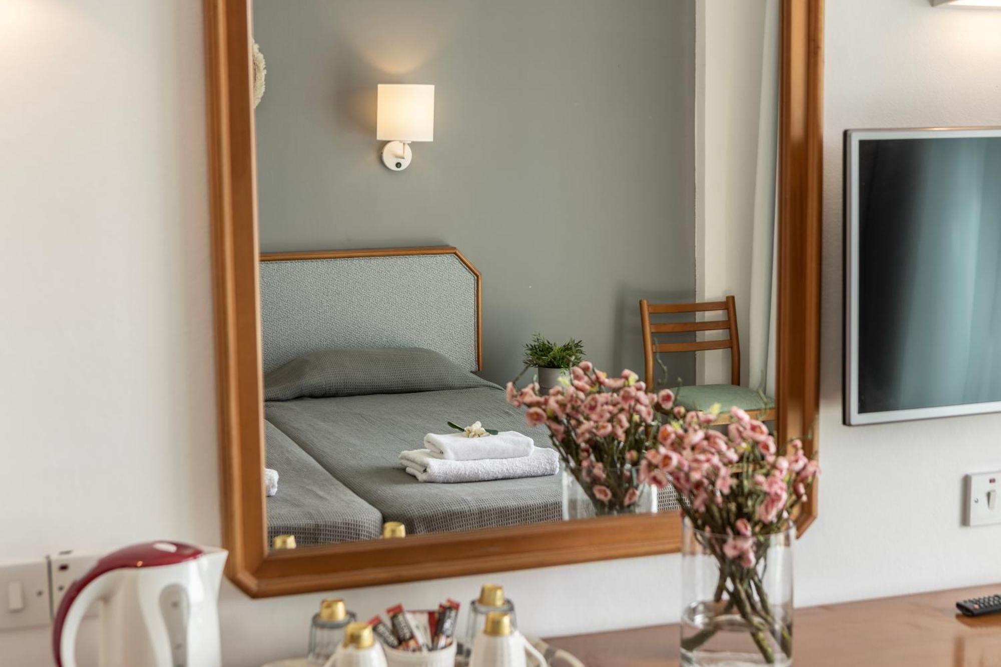 Double or Twin Room Inland View