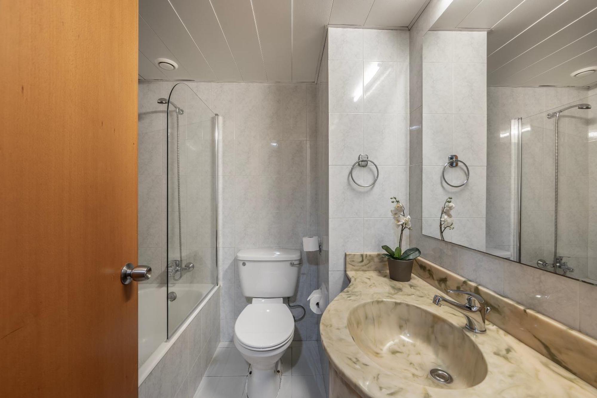 Double or Twin Room Inland View
