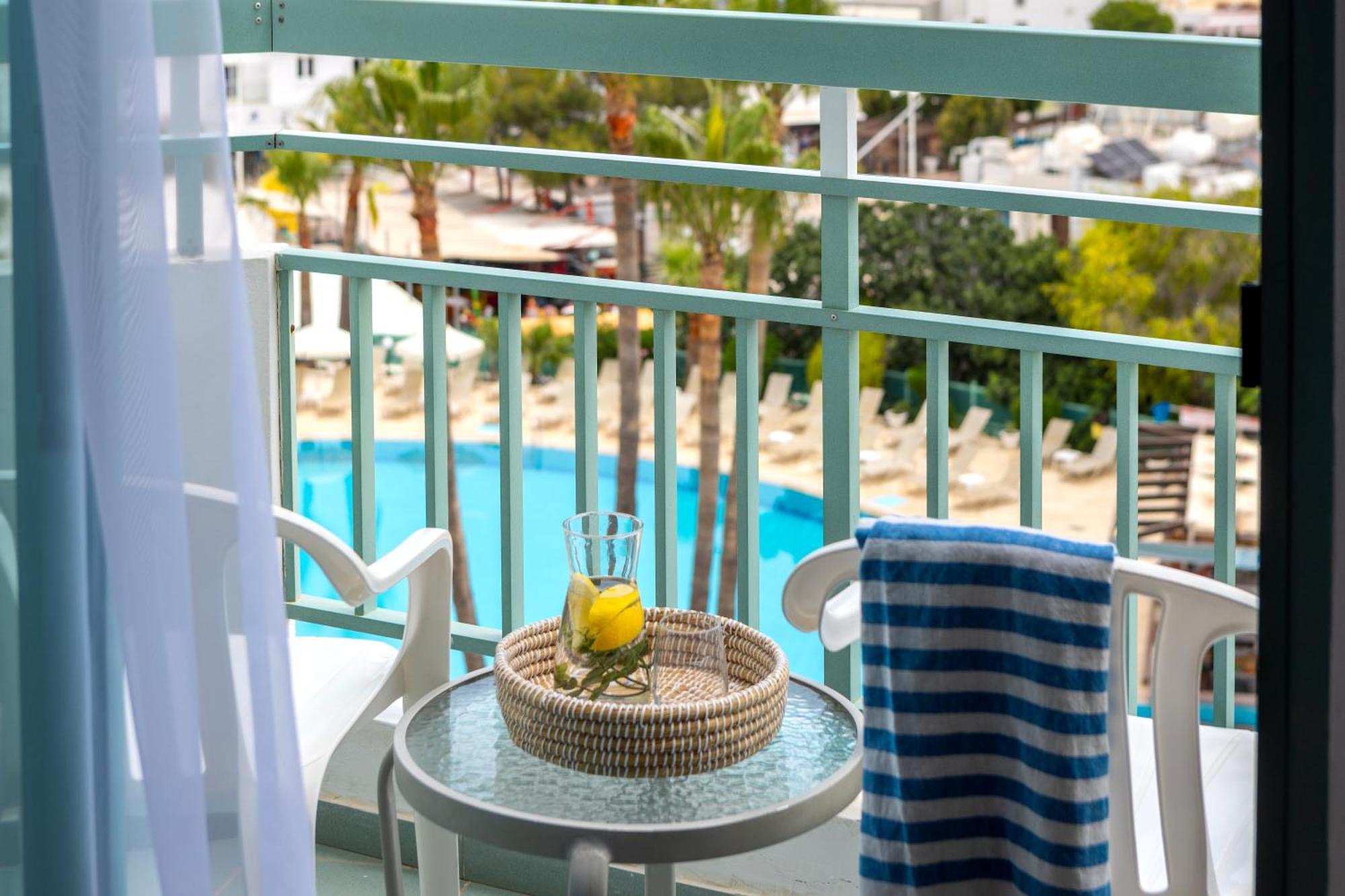 Double or Twin Room Pool View