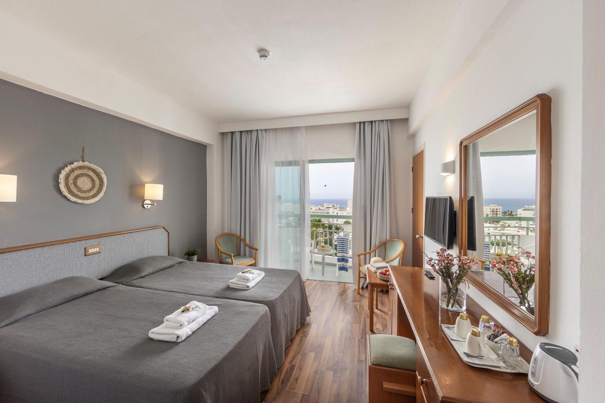 Double or Twin Room Pool View