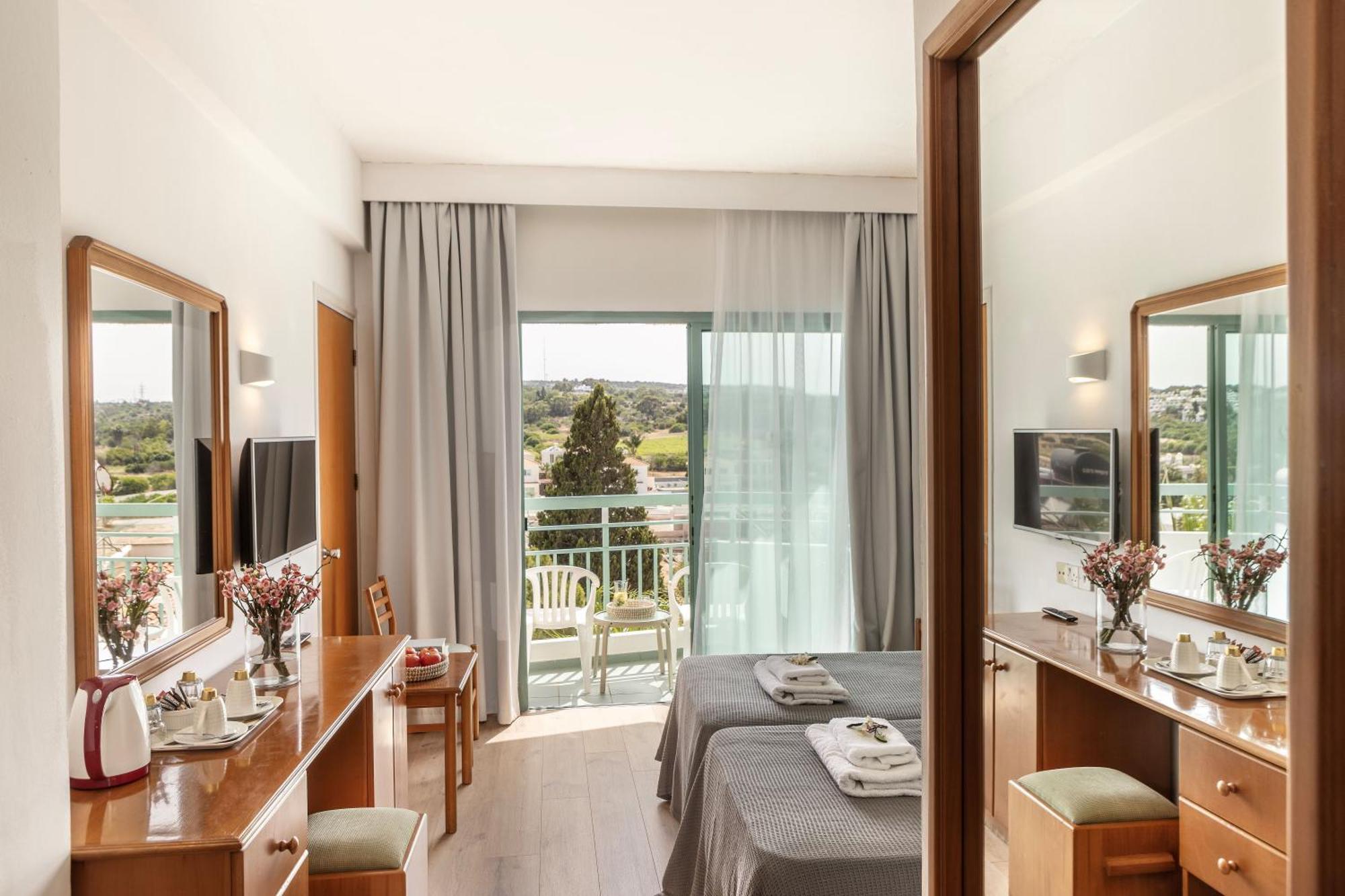 Double or Twin Room Inland View
