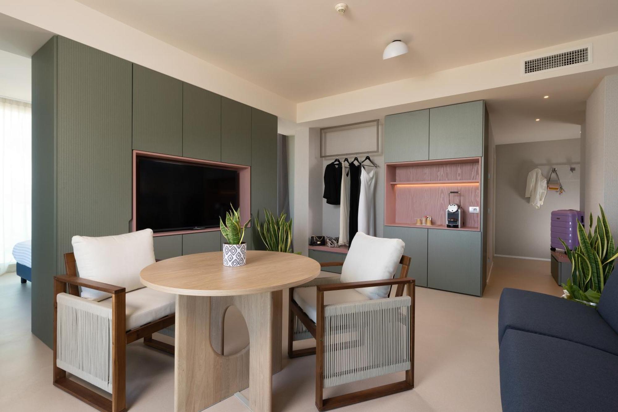 Mniejszy Apartament (Junior Suite) z widokiem na morze