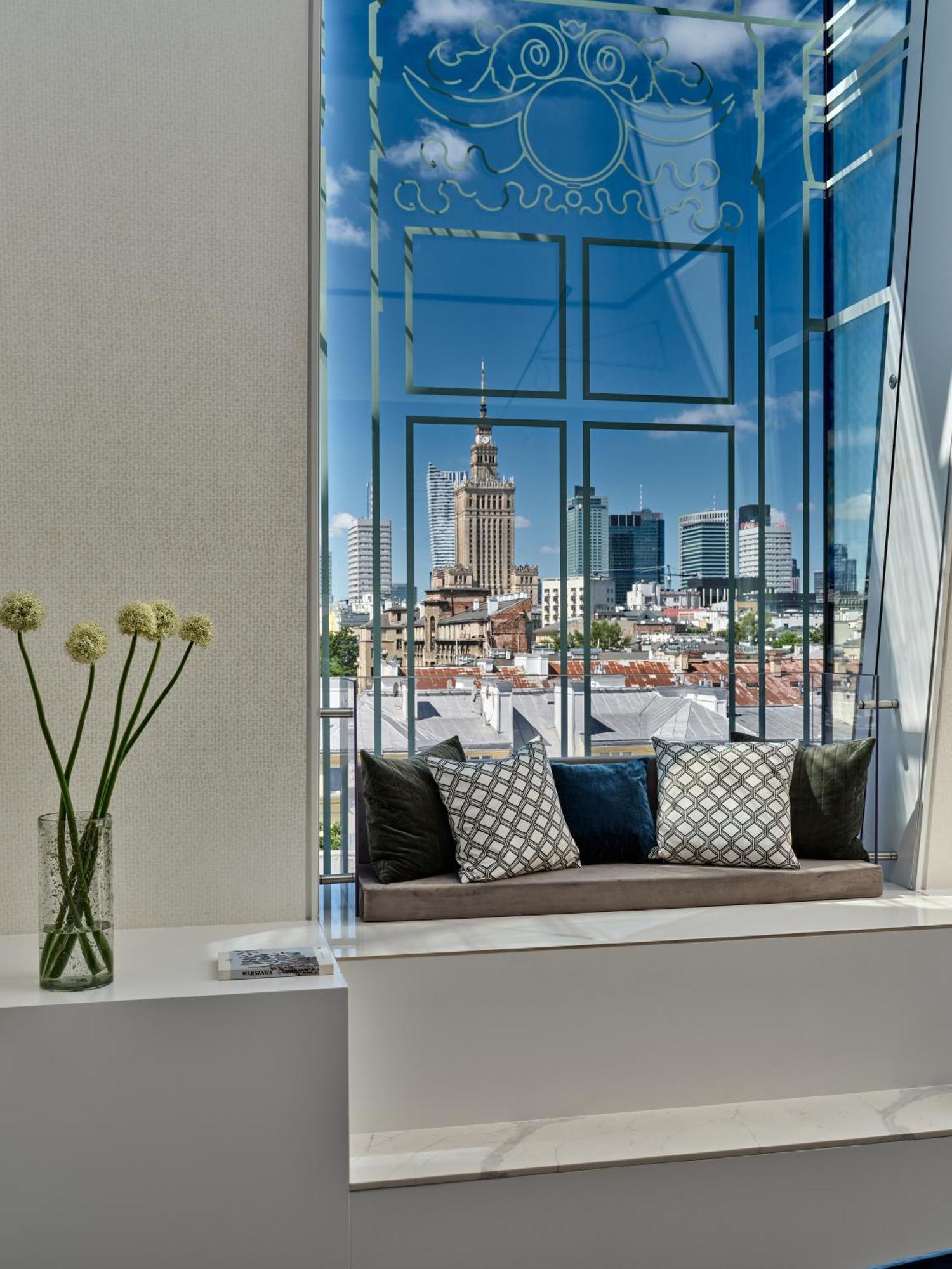 Queen Suite,1675861807:JPEG