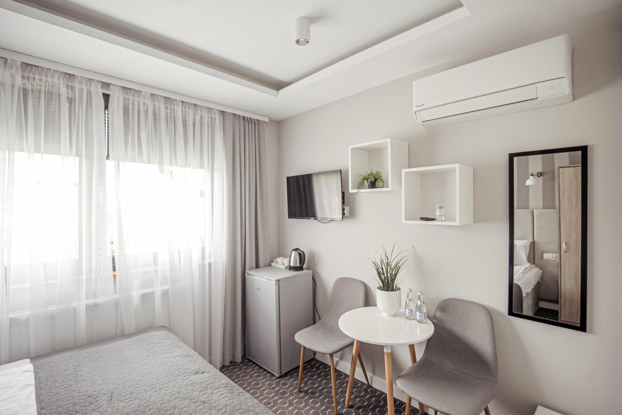 Small Double Room,1676866265:JPEG