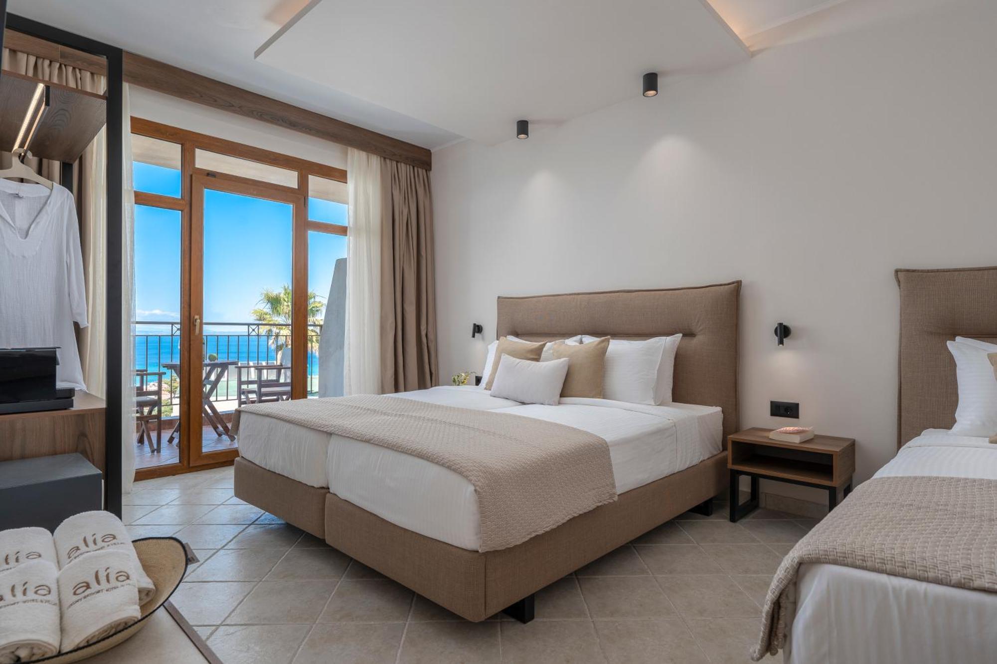 Classic Triple Room Sea View