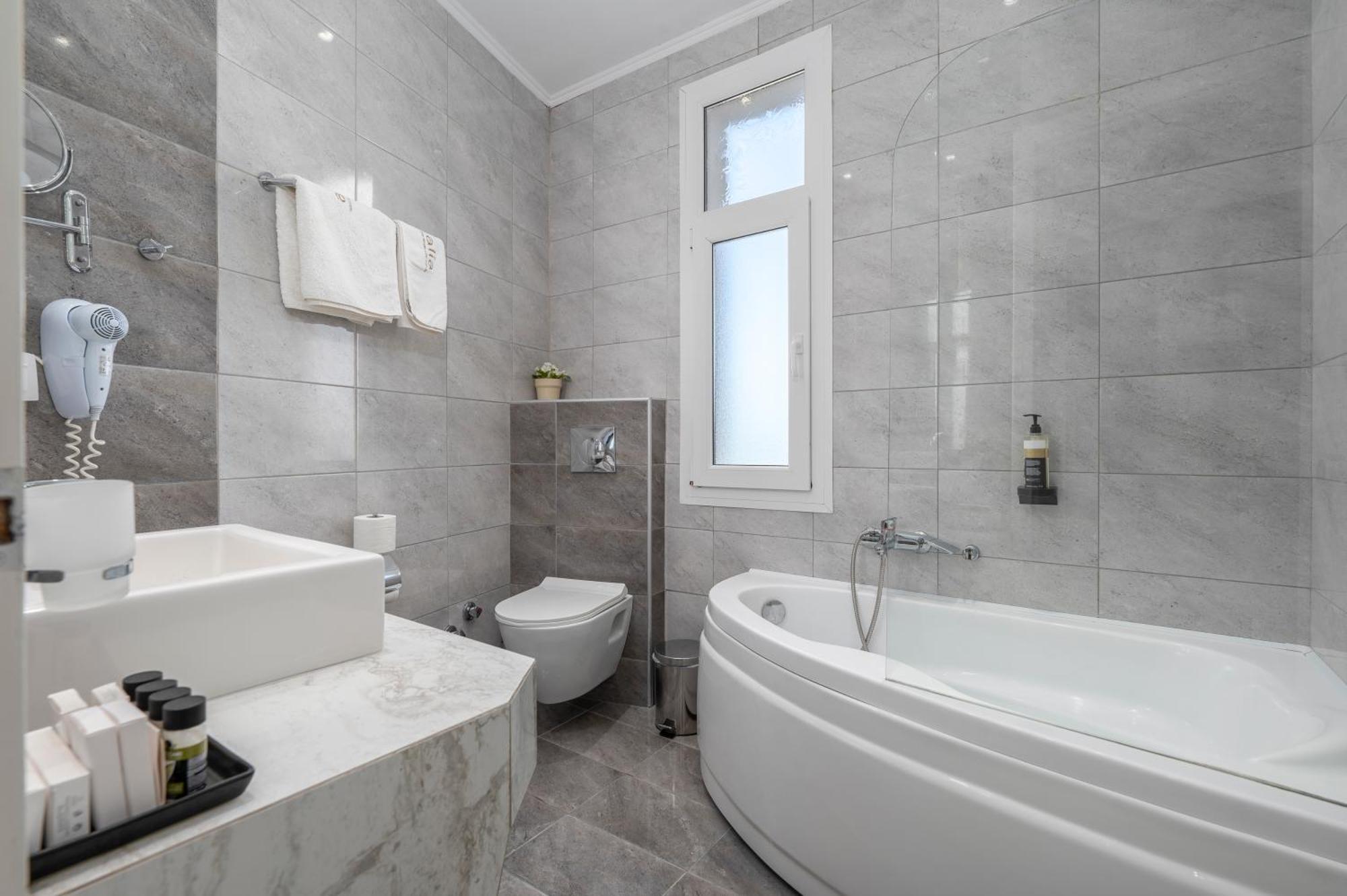 Classic Triple Room Sea View
