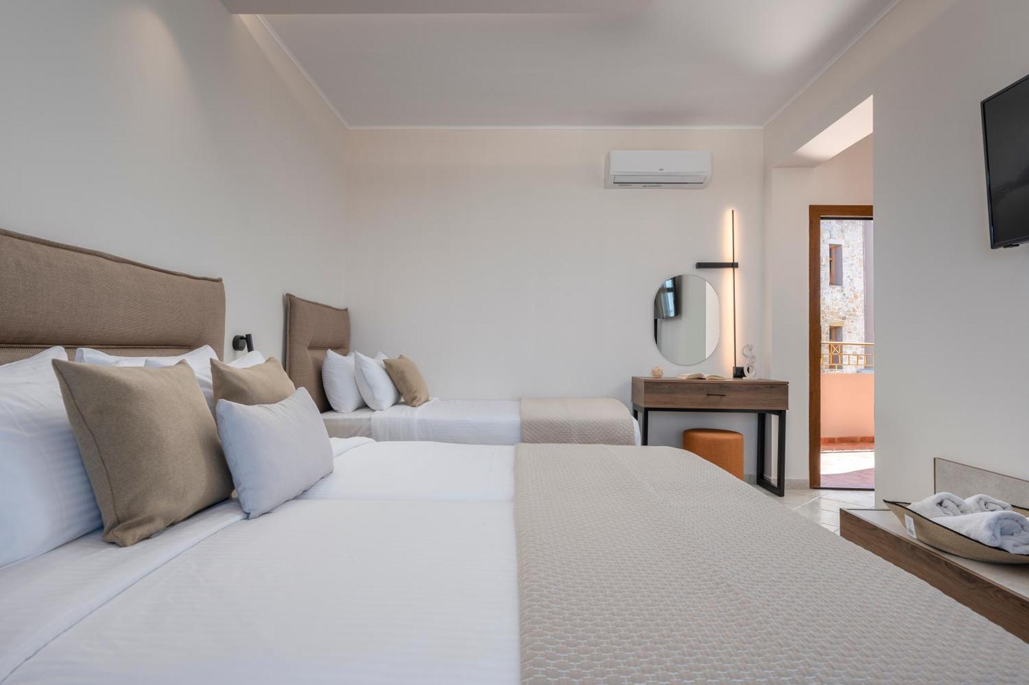 Classic Triple Room Sea View