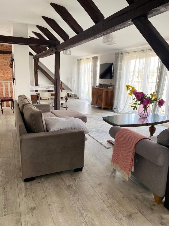 Apartment with Terrace,1678647526:JPEG