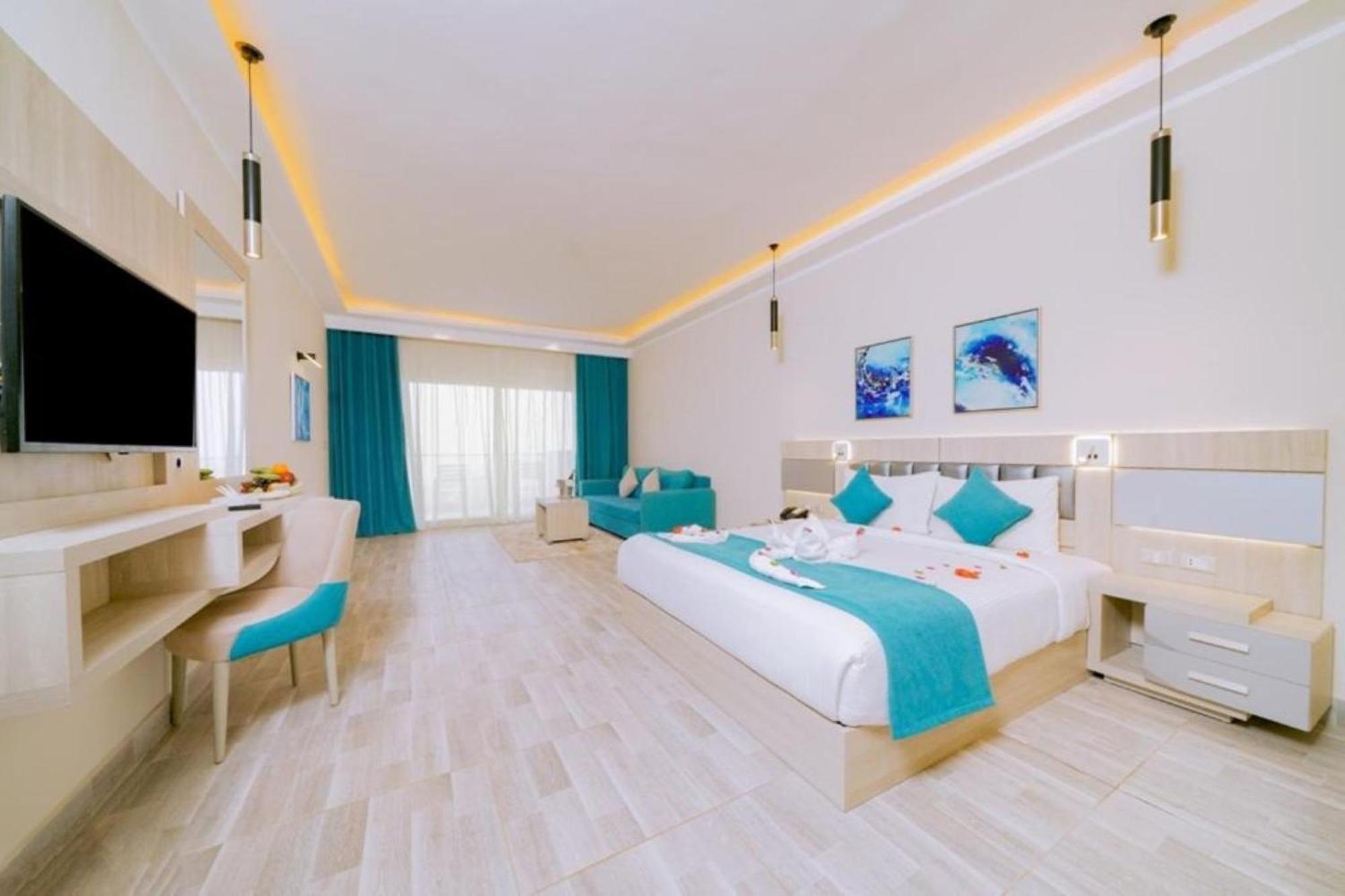 Double or Twin Room Partial Sea View