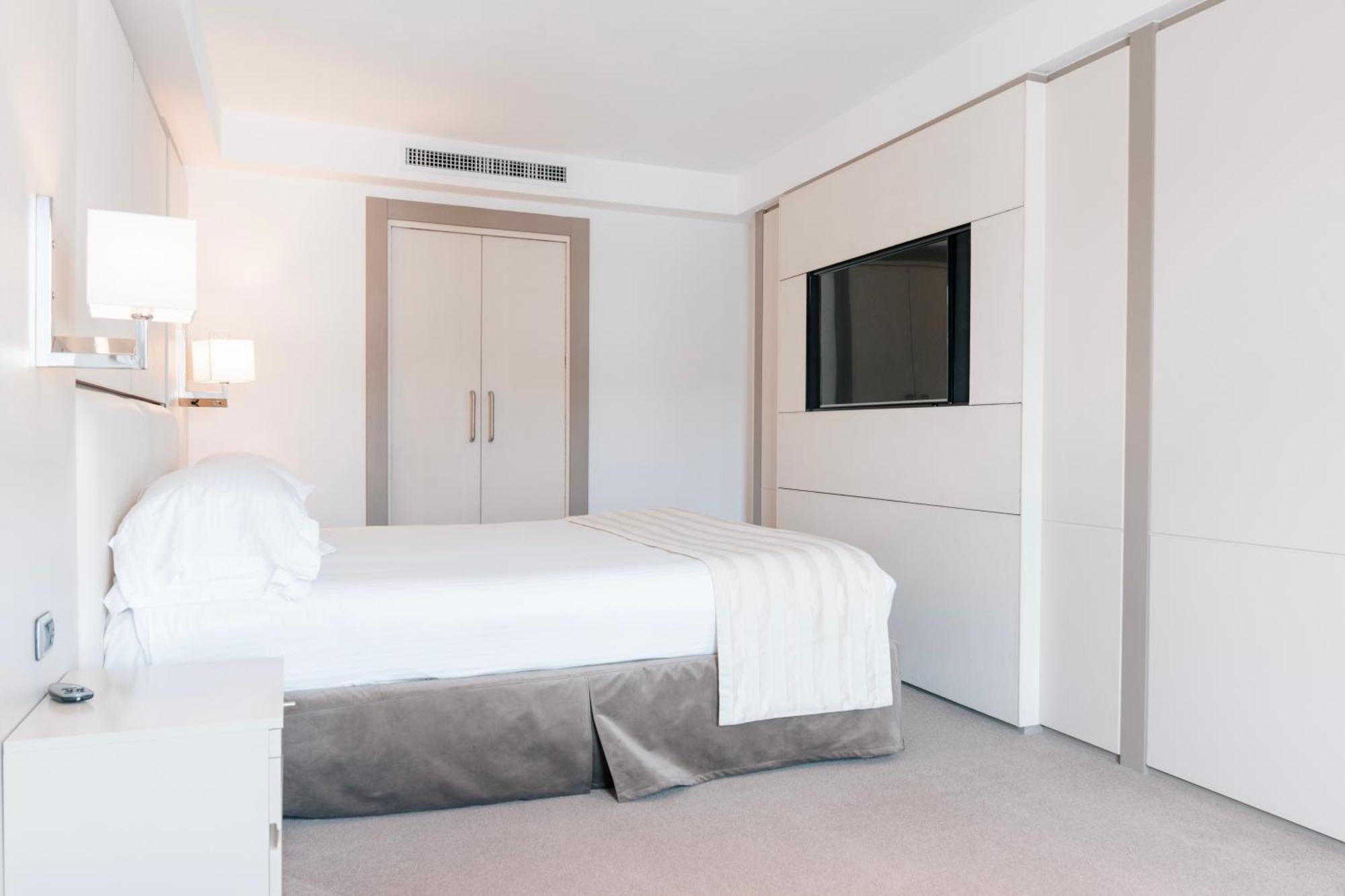 Grand Suite Harbor view