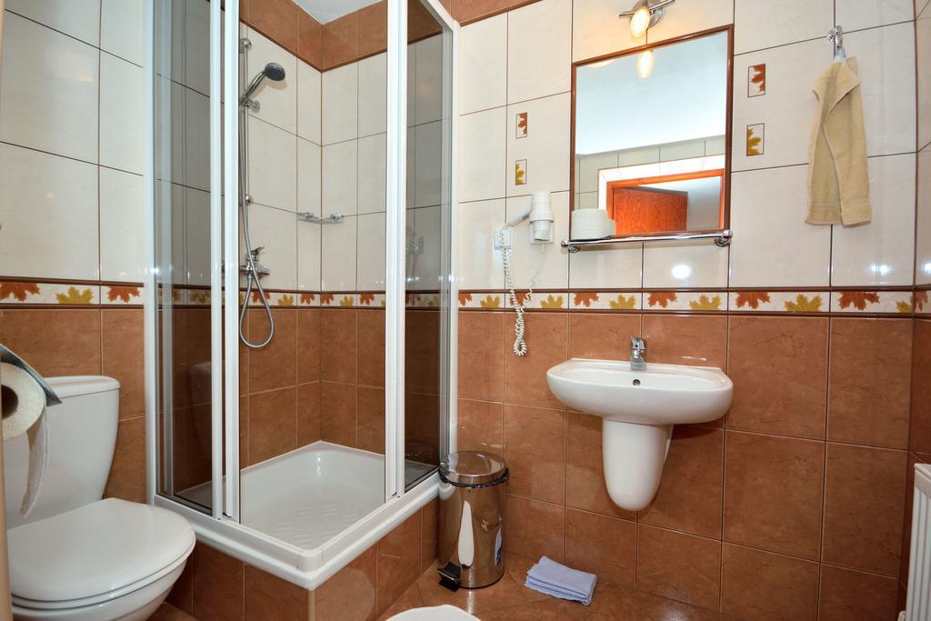 Triple Room,168039348:JPEG