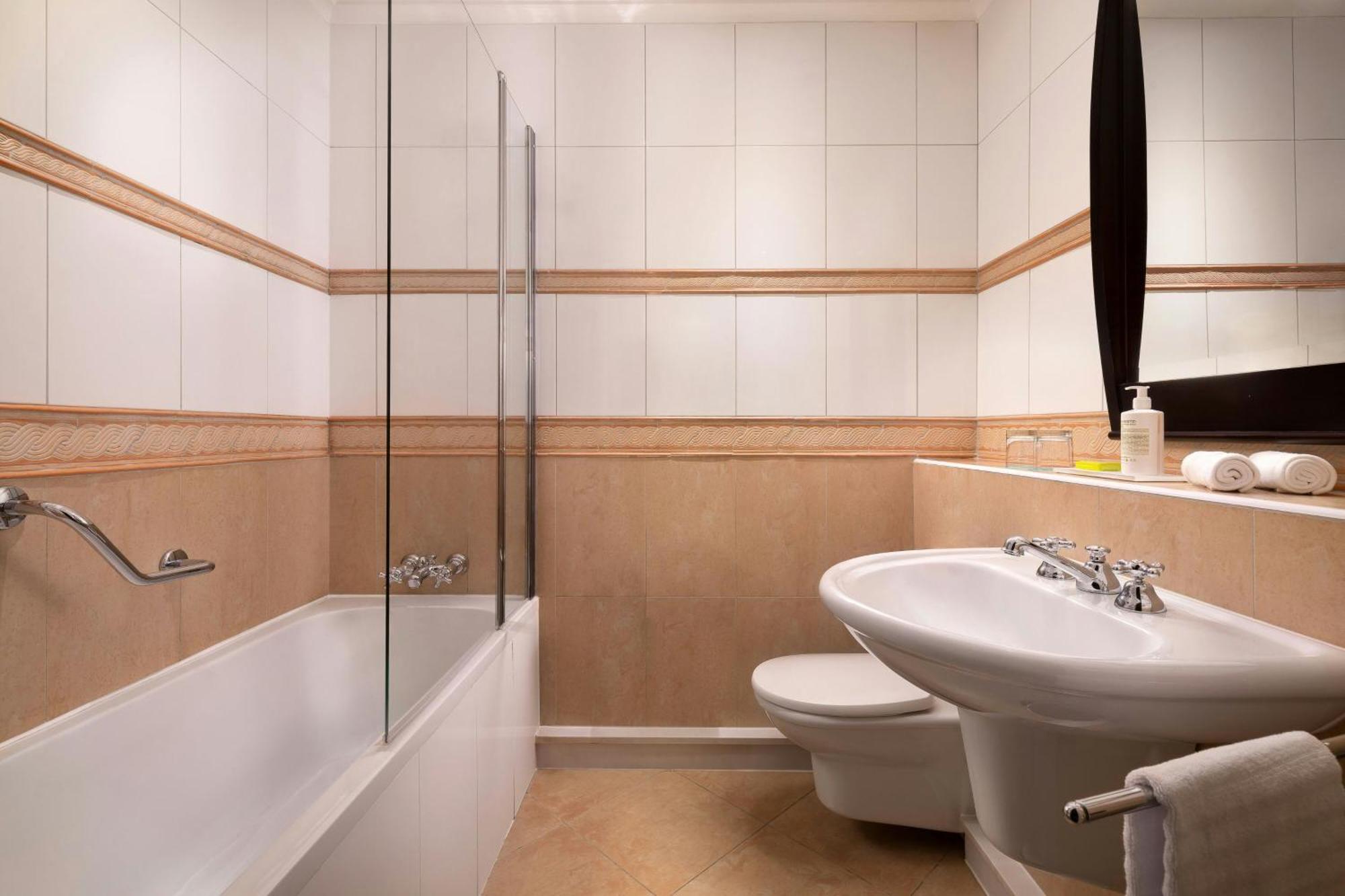 Superior Double Room Two Double Beds City View High Floor