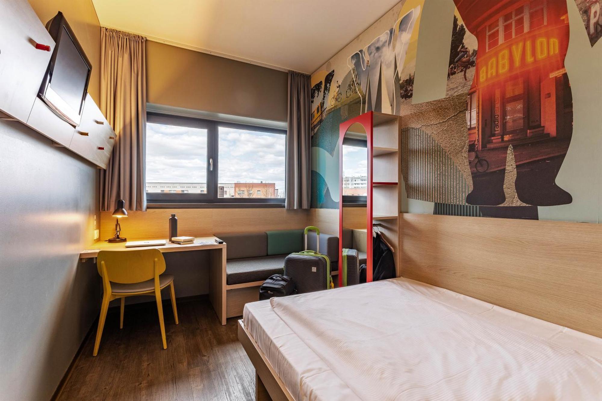 Single Room,1681735664:JPEG