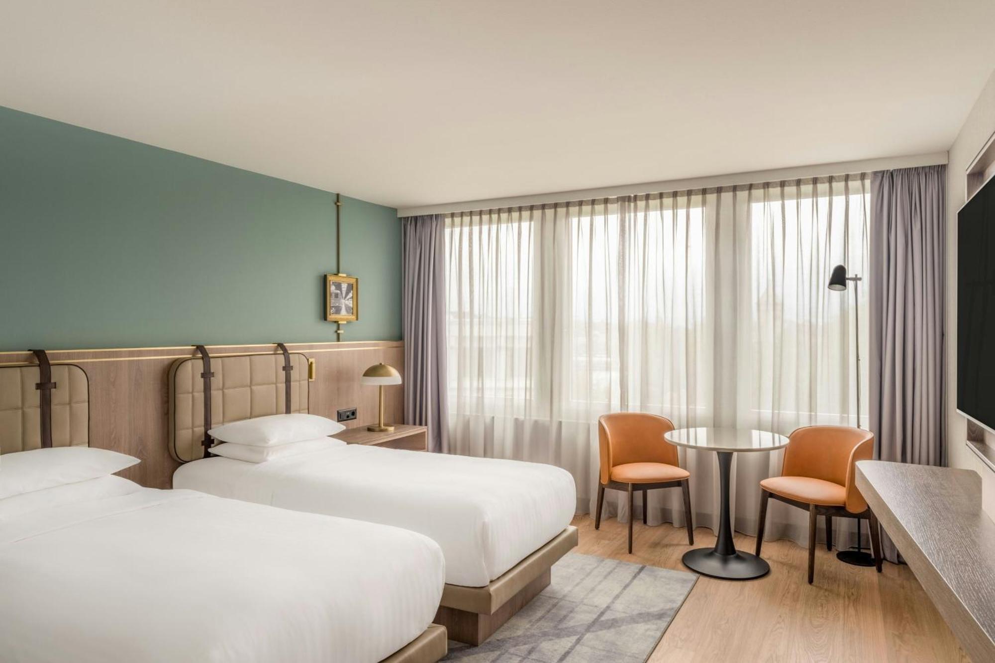 Club Twin Room M Club Lounge Access