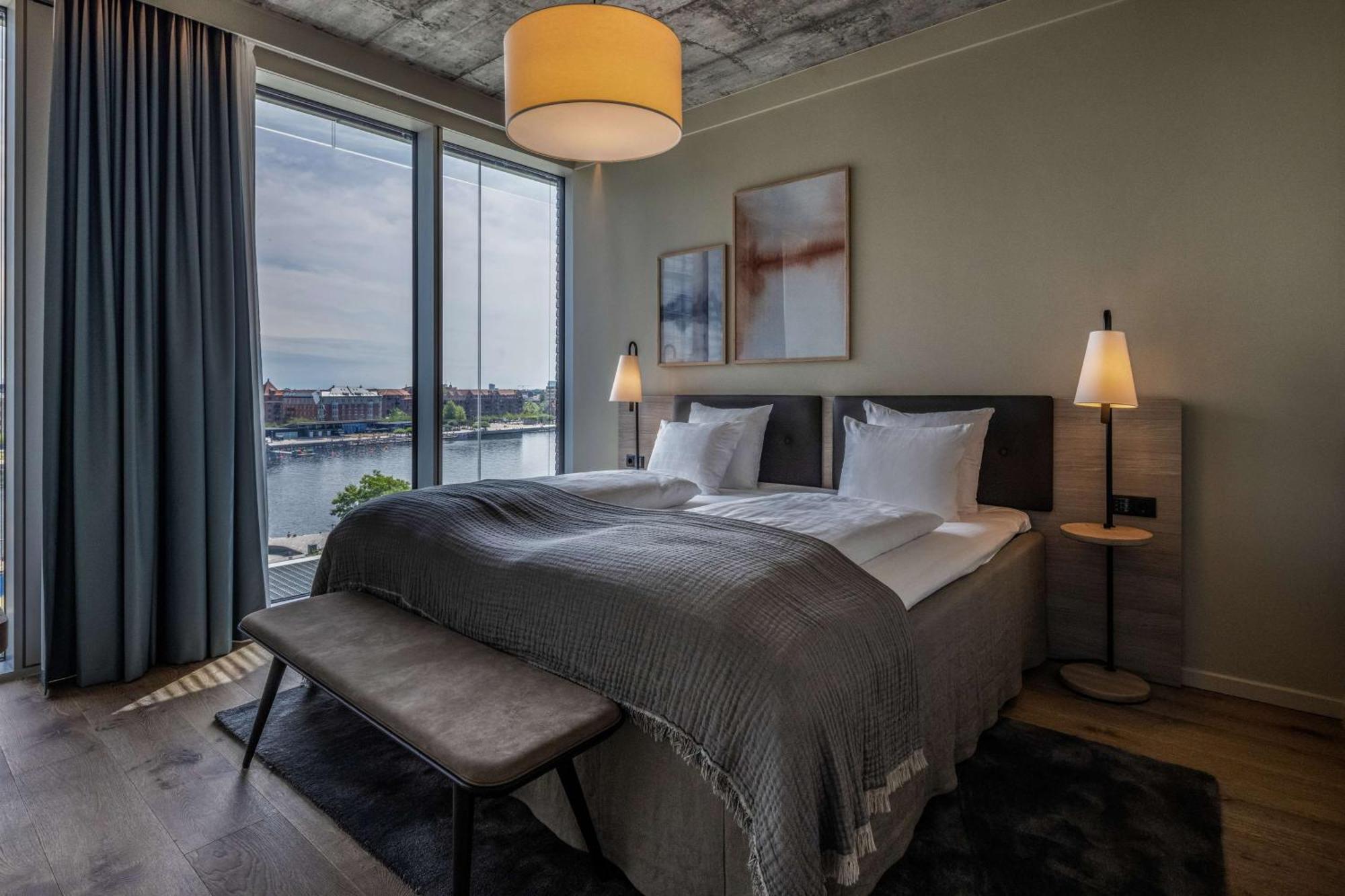 Executive Suite Wellness pool access