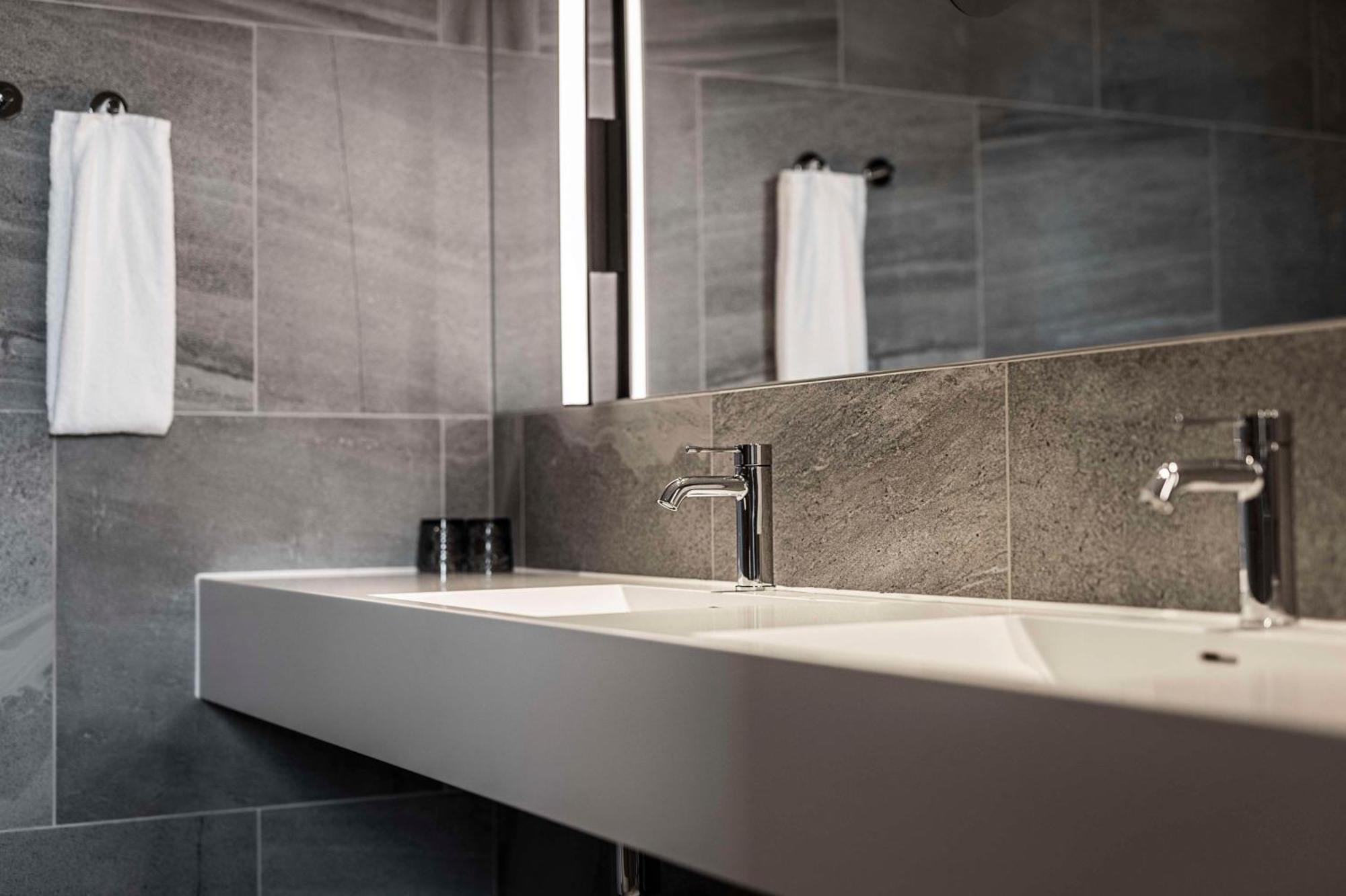 Executive Suite Wellness pool access