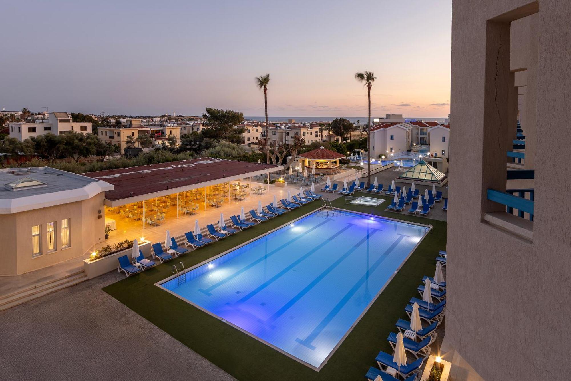 Standard Triple Room Pool View