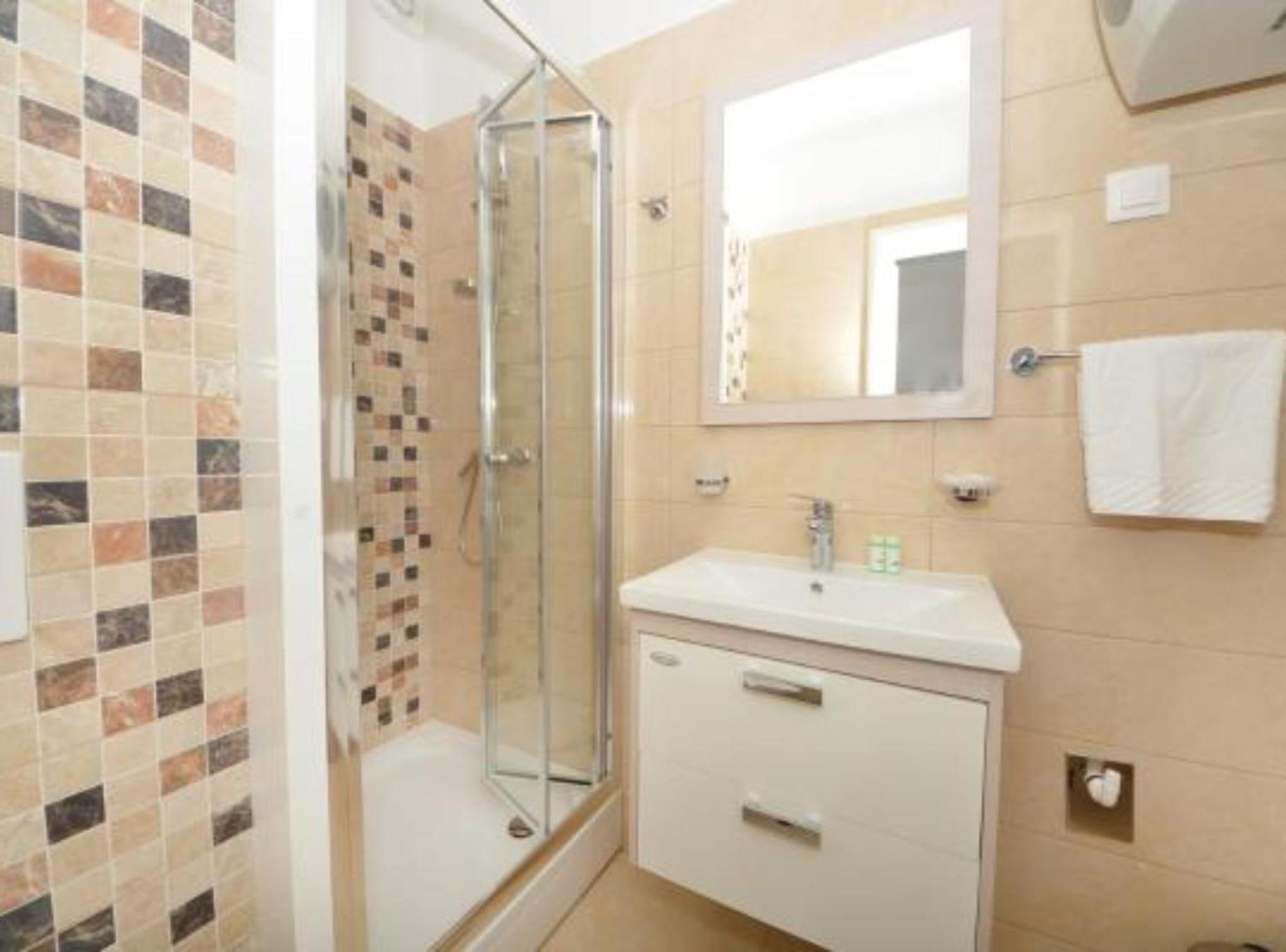 Twin Room Private Bathroom