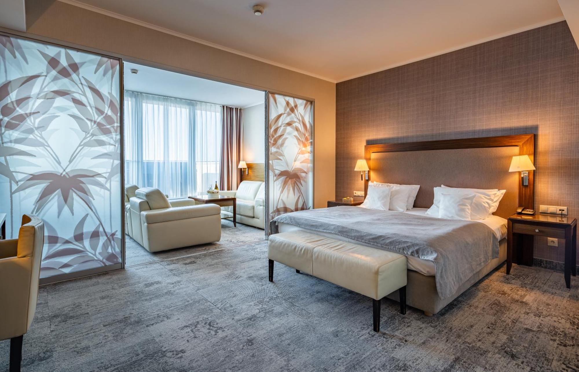 Dwupokojowy apartament z jacuzzi na tarasie
