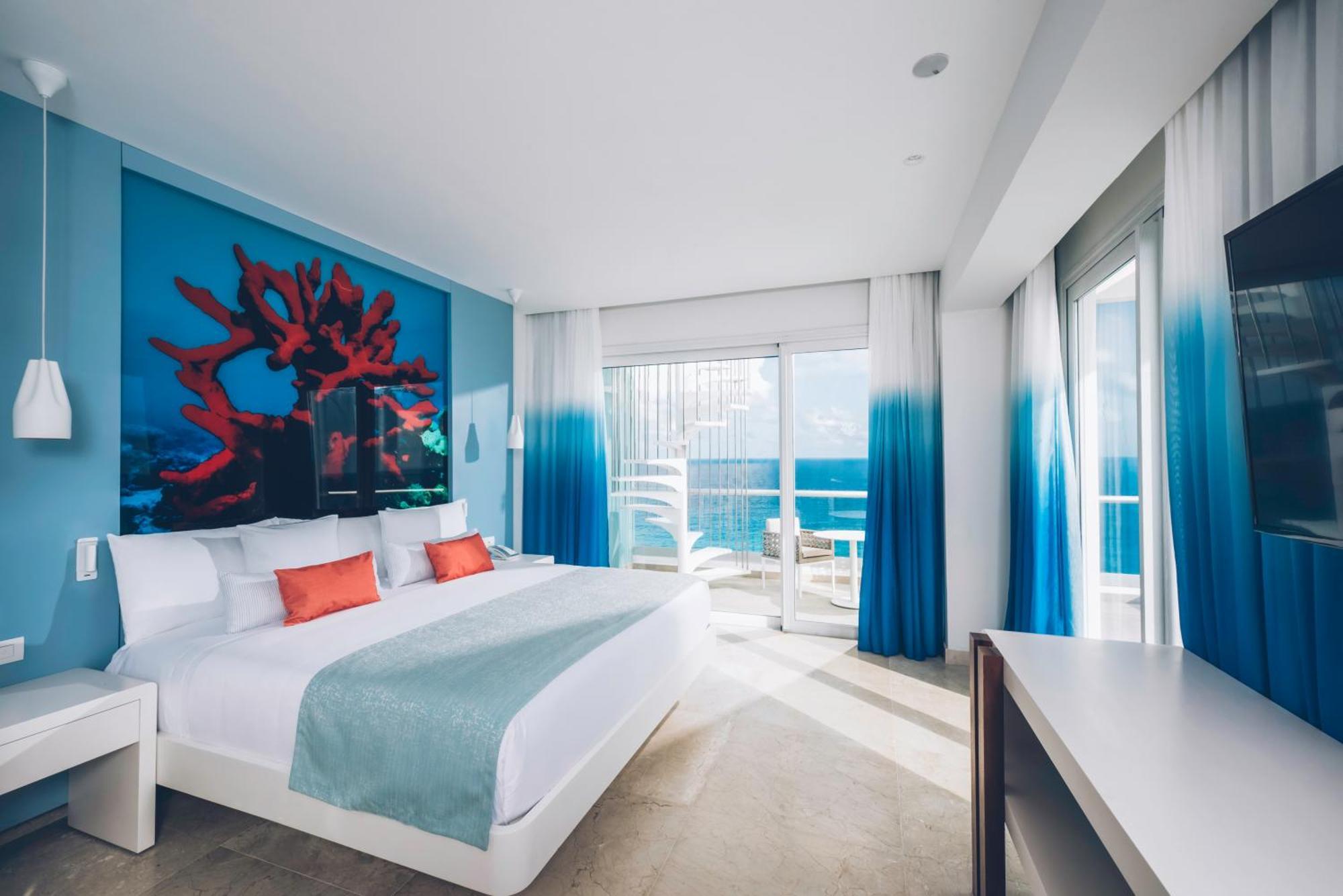 Junior Suite Ocean Front Roof Top
