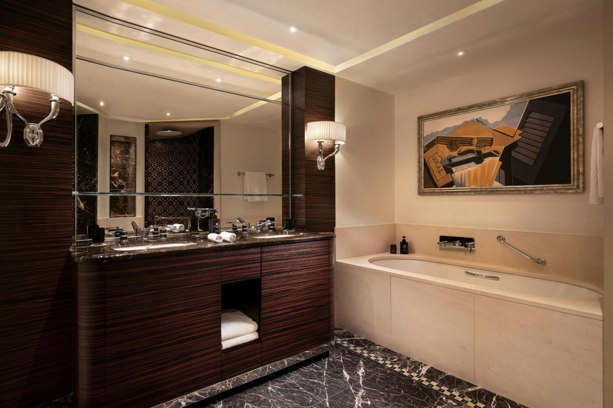 Macassar View 1 Bedroom Suite City view