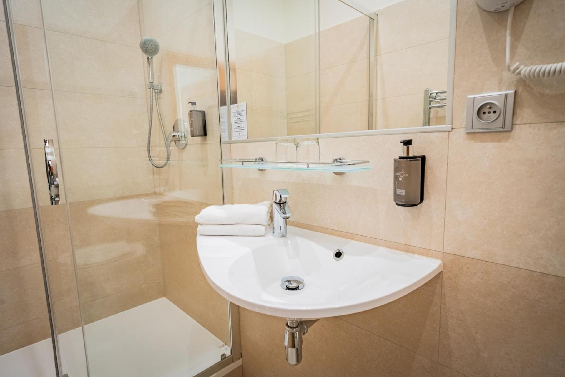 Comfort Single Room,1689821746:JPEG