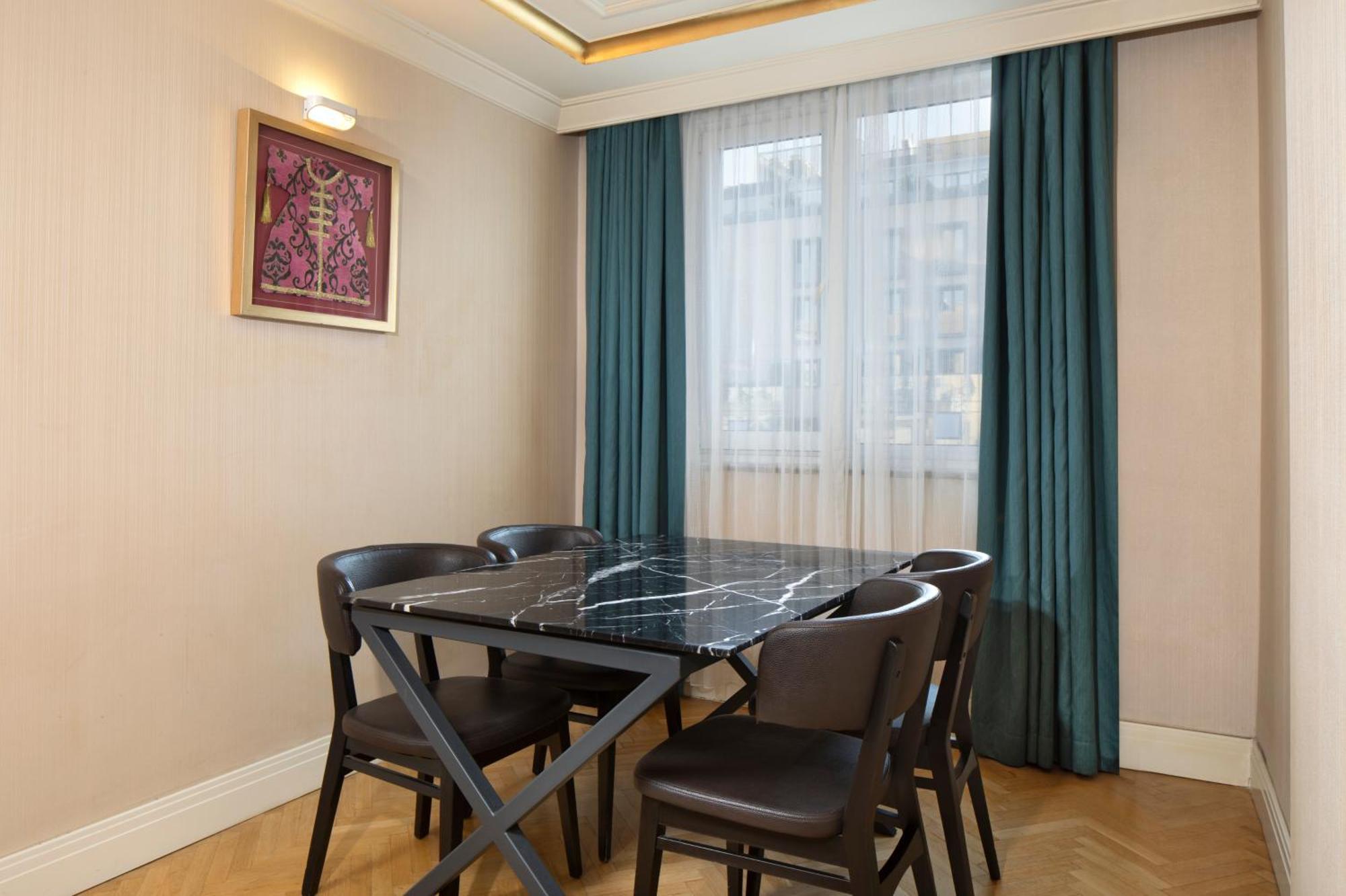 Apartament typu Suite z łóżkiem typu king-size