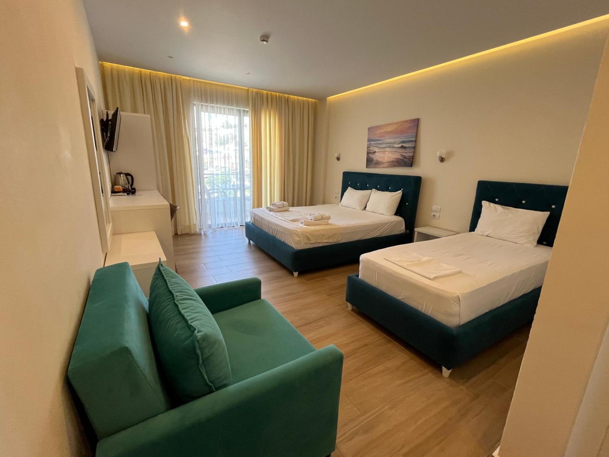 Deluxe Triple Room