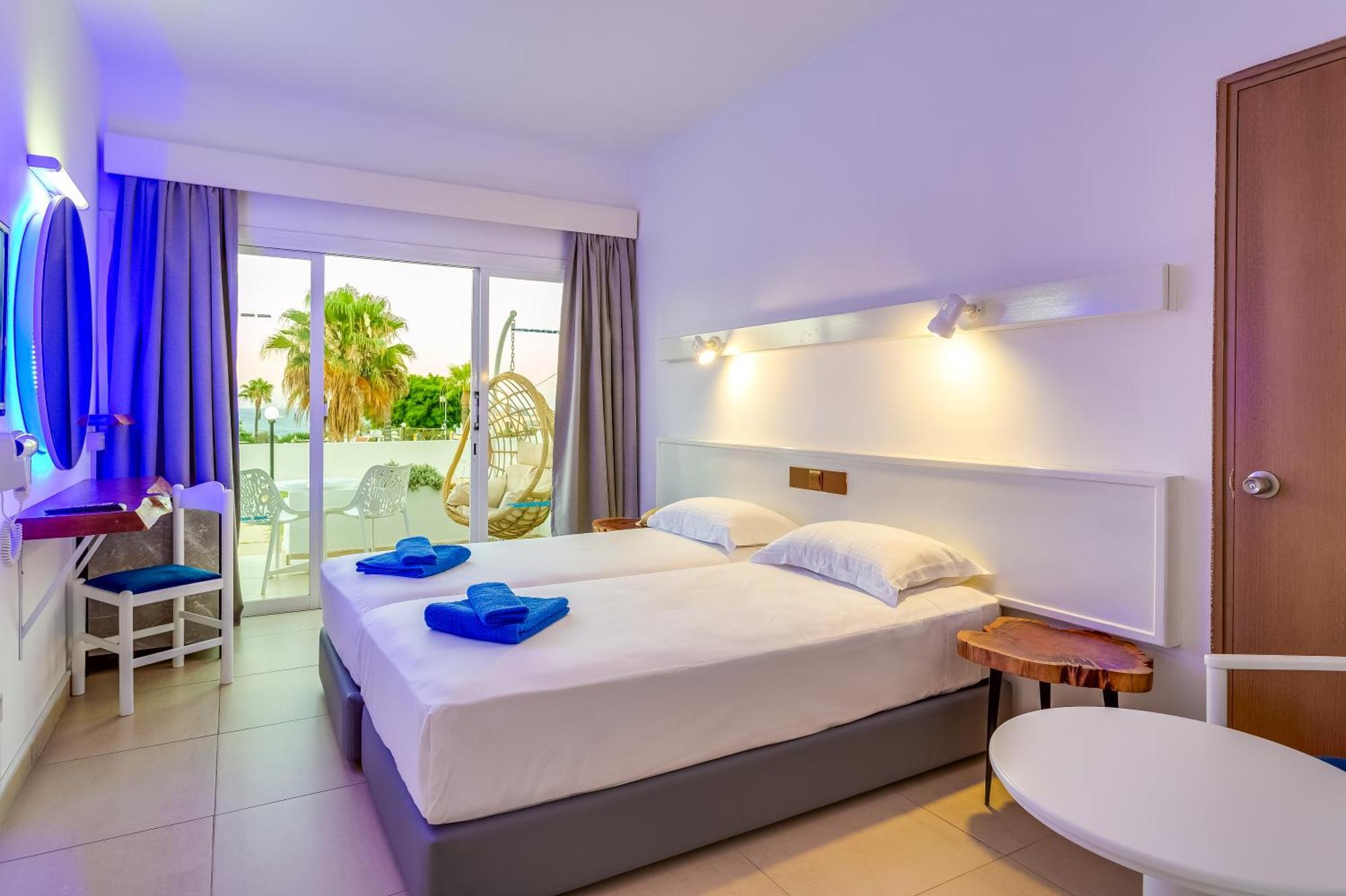 Triple Room Sea View