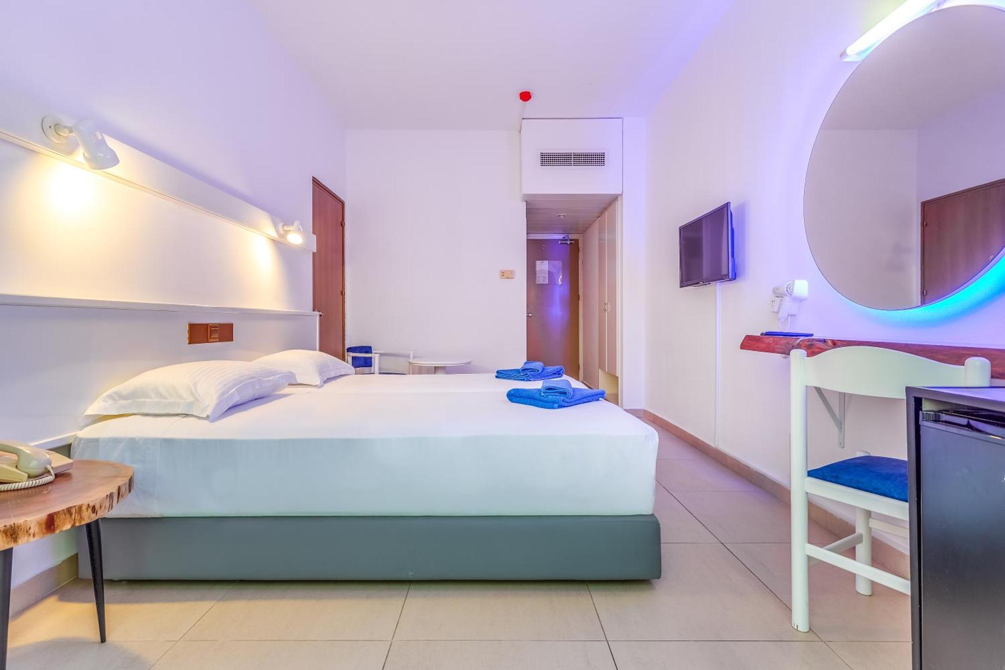 Twin Room Side Sea View