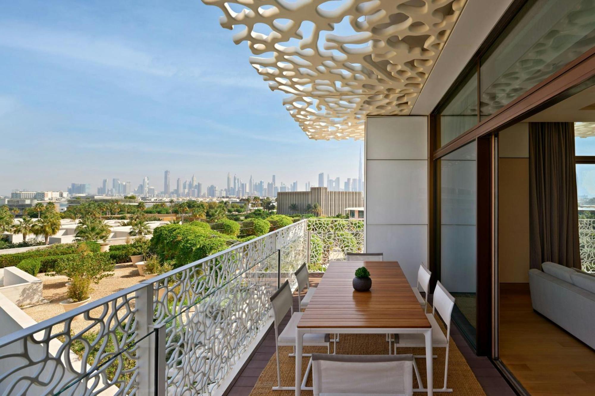 One-Bedroom Bvlgari Suite Balcony