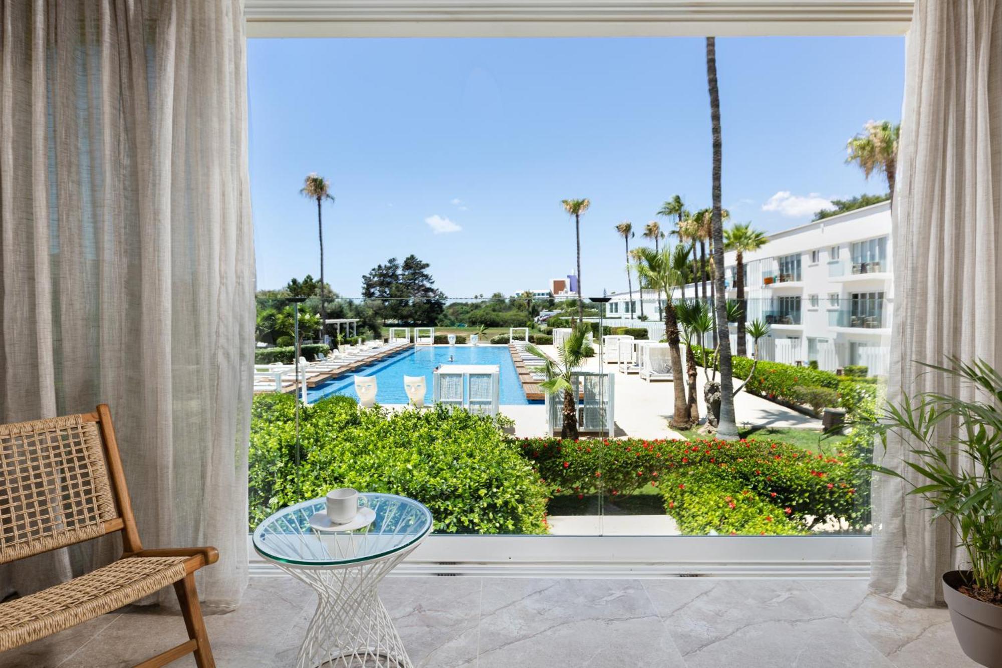 D1PV Deluxe One Bedroom Pool View