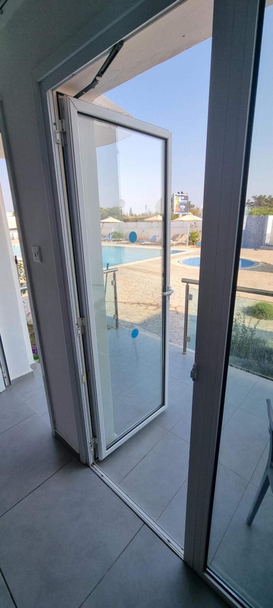 Deluxe One-Bedroom Apartment Pool View