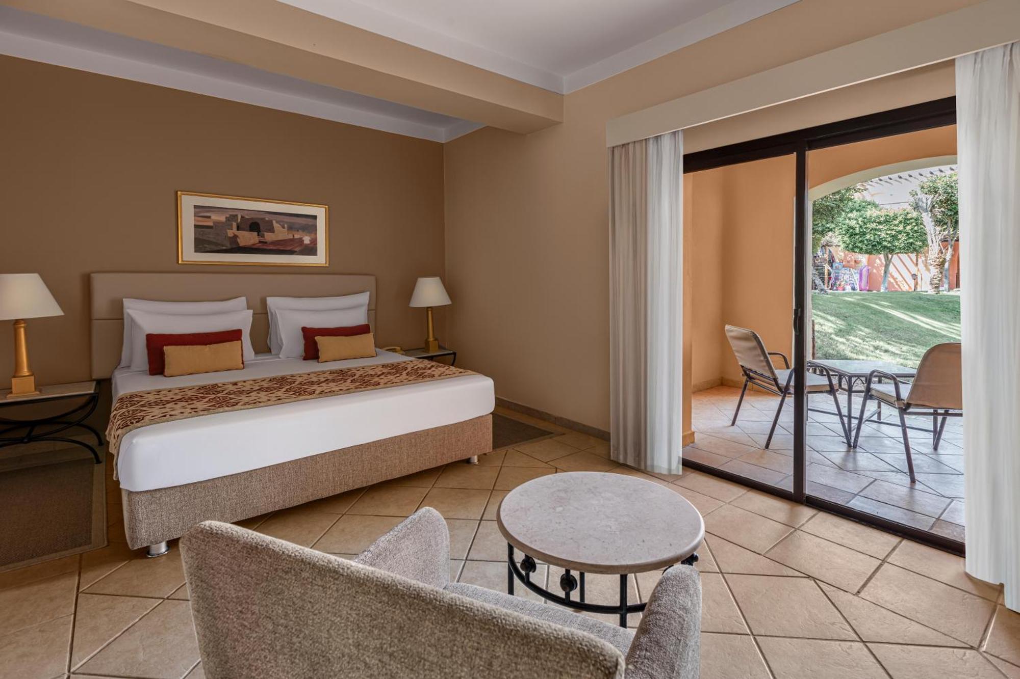 Two-Bedroom Apartment Queen or Twin beds Garden View