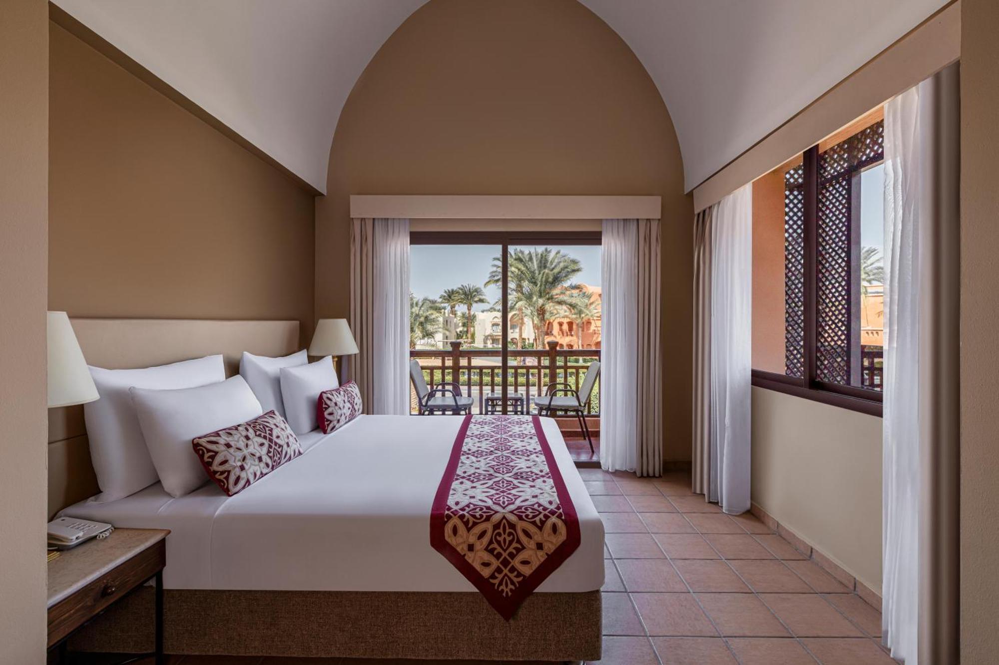 Family Deluxe Twin beds Garden View