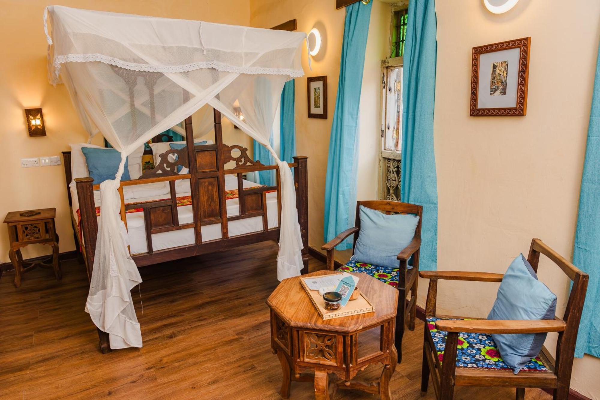 Deluxe Family Room