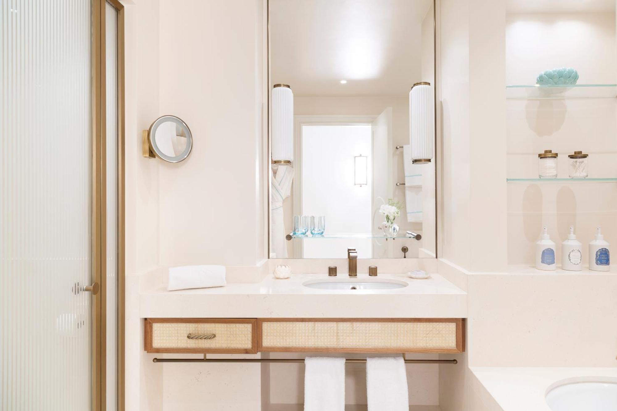 Apartament typu Suite z łóżkiem typu king-size