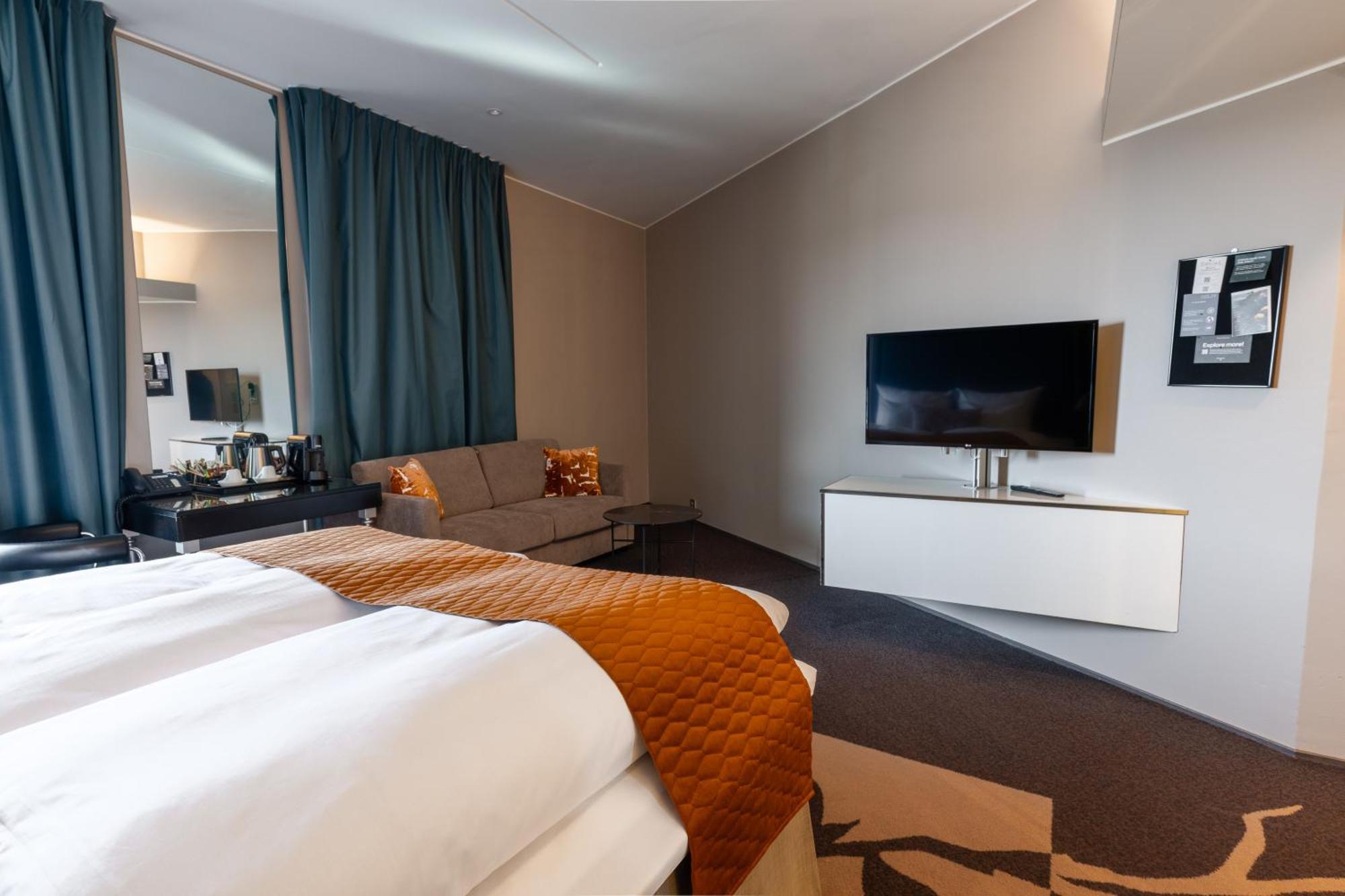Deluxe Double Room Mountain View
