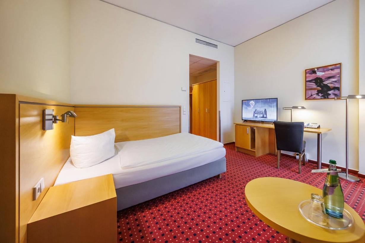 Single Room,1697807920:JPEG